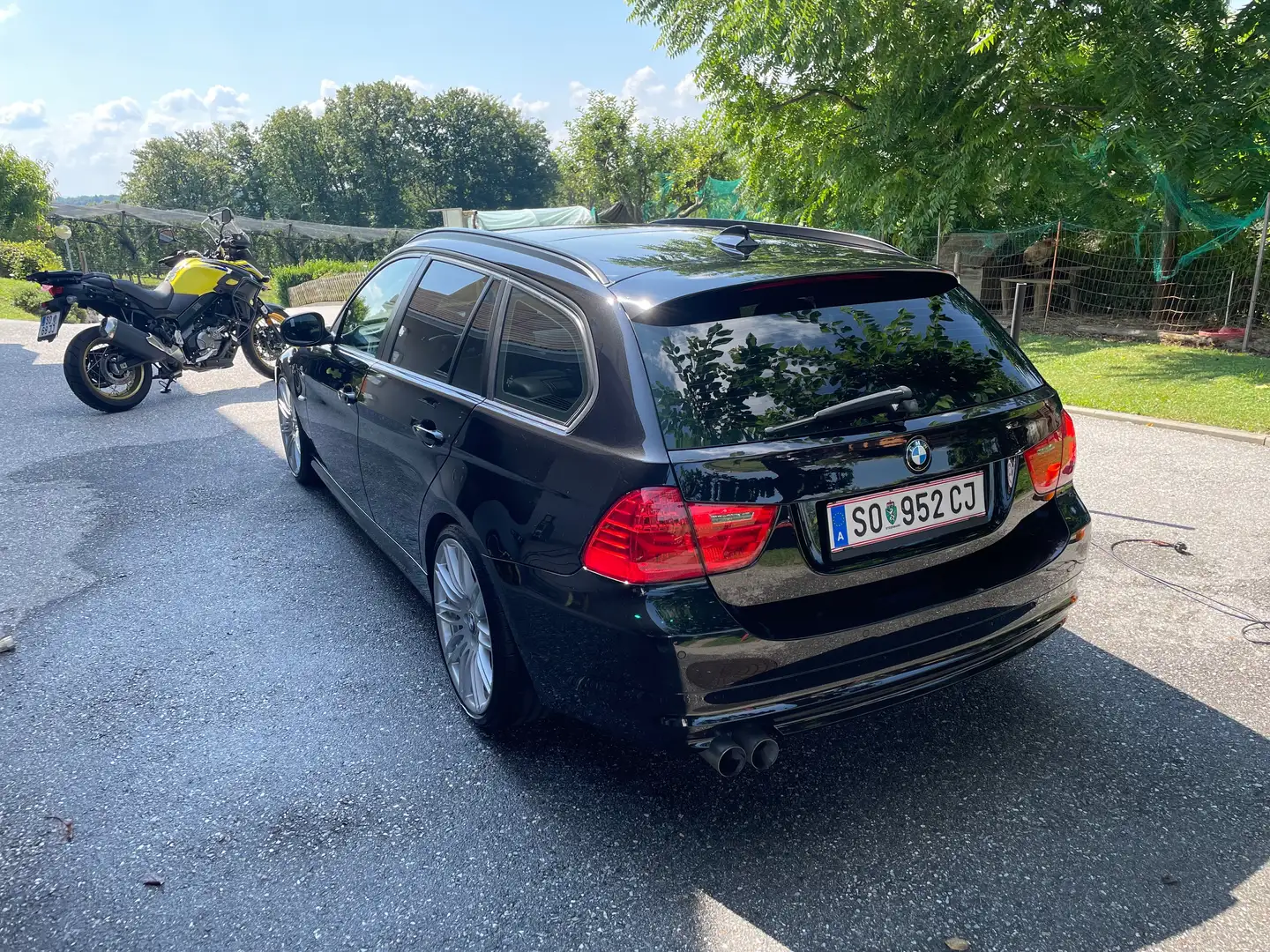 BMW 318 318d Touring Schwarz - 2