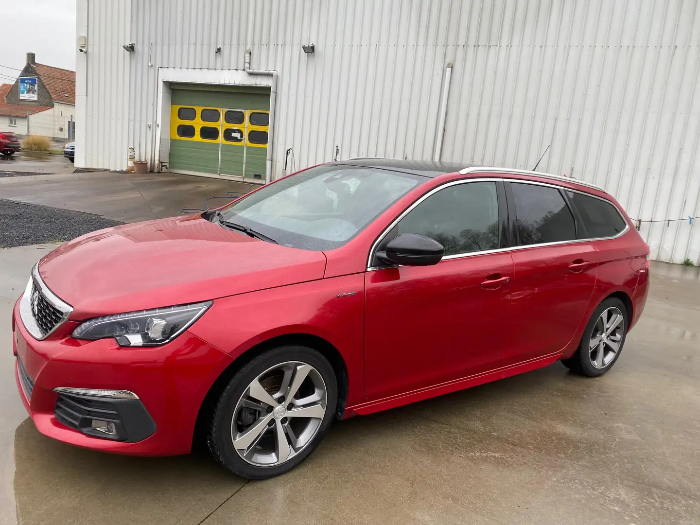 Peugeot 308 308 SW BlueHDi 130 Stop Rouge - 2
