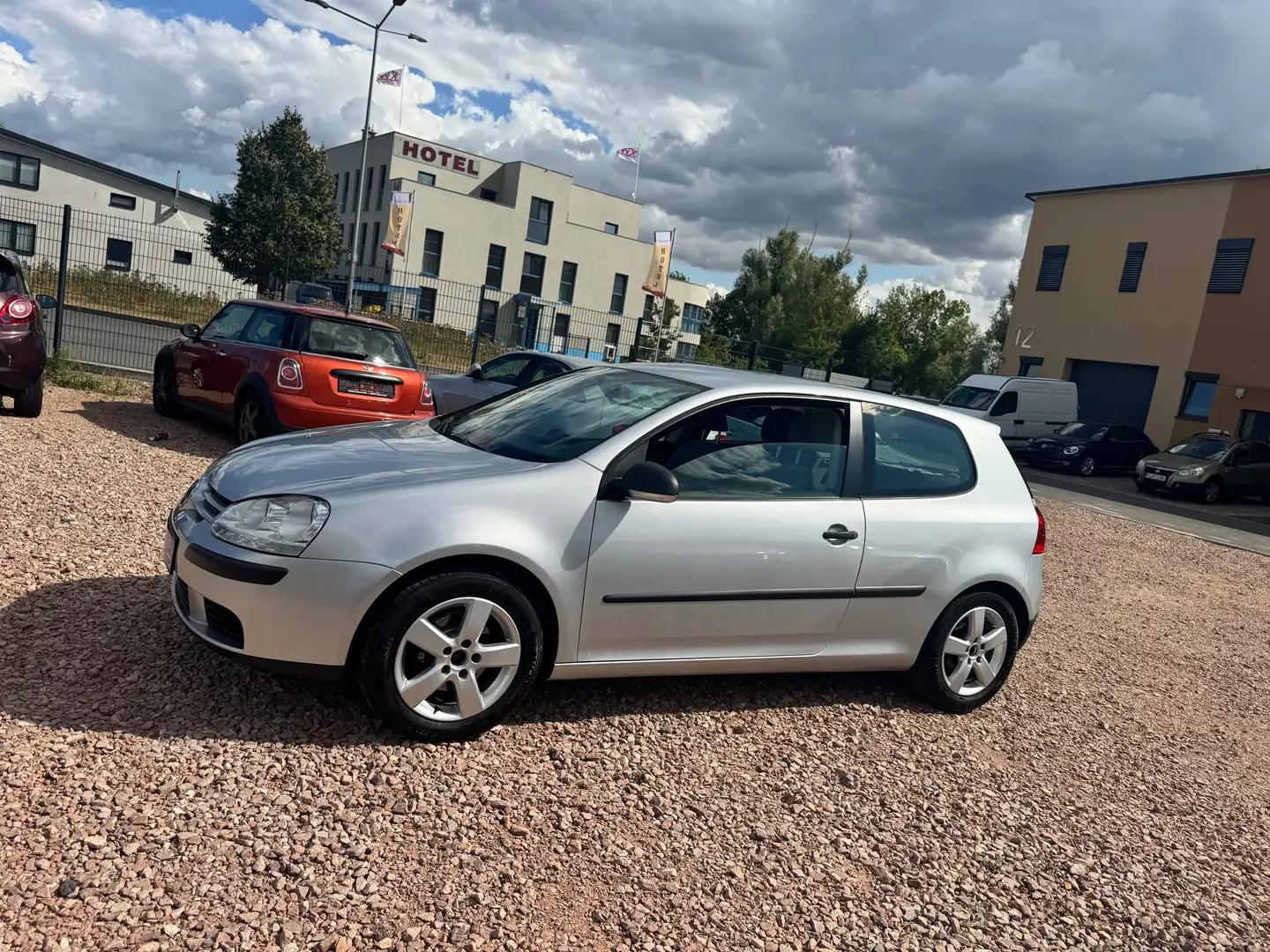 Volkswagen Golf Trendline 1.6 garantie neu tüv Bremse, neu Gris - 1