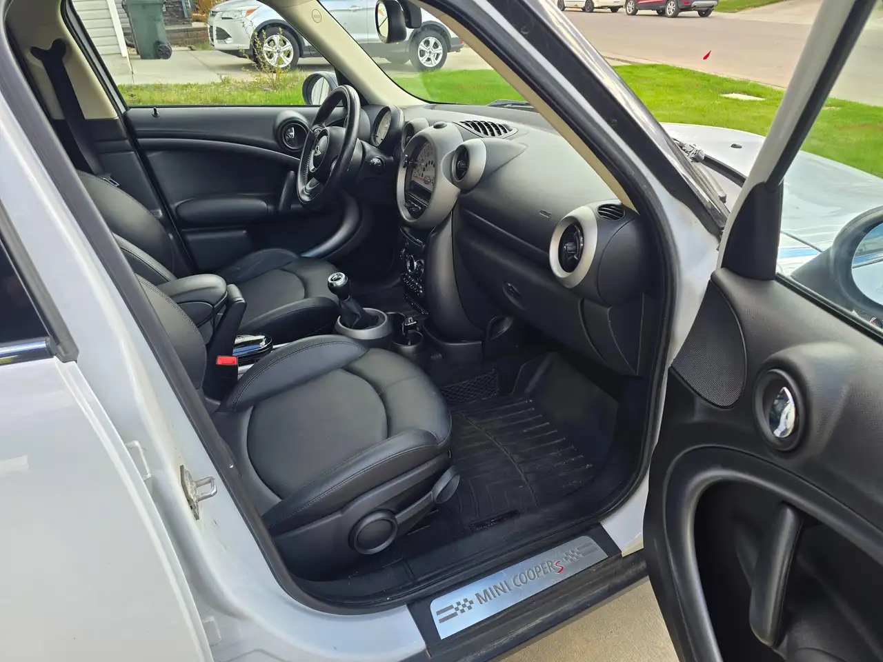 MINI Cooper Countryman снимка MINI Cooper Countryman