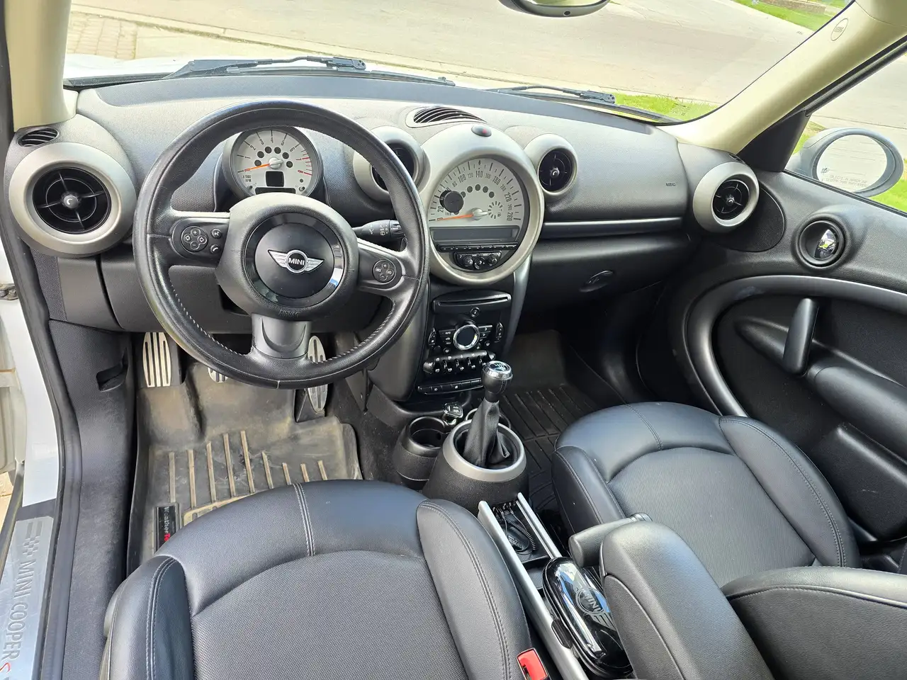 MINI Cooper Countryman снимка MINI Cooper Countryman