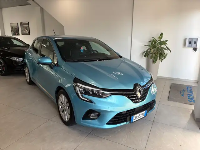2022 Renault Clio in Blue for sale