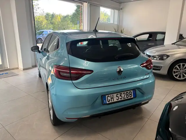 Renault Clio view 2