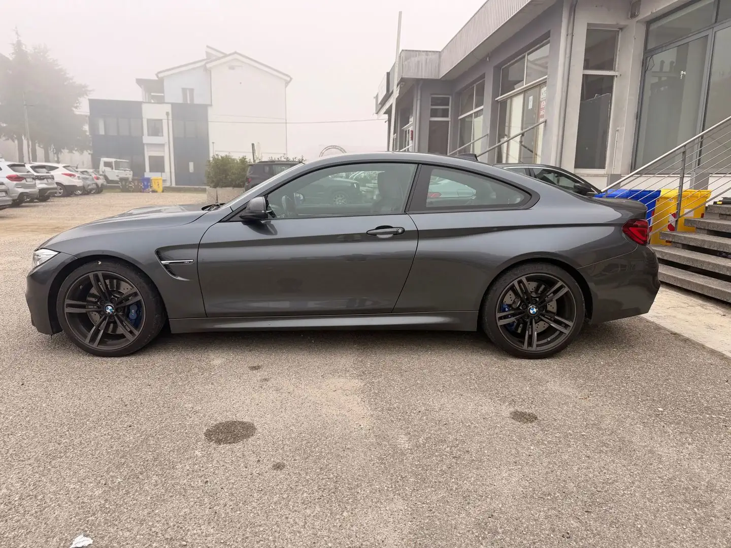 BMW M4 M Sport M4 Grau - 2