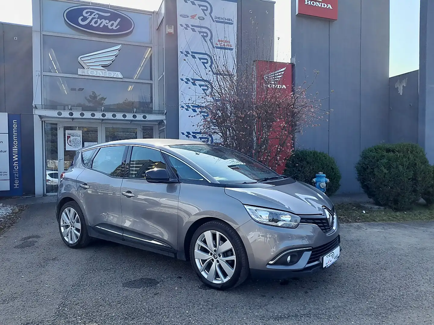 Renault Scenic Scénic Blue dCi 120 Limited Grau - 1