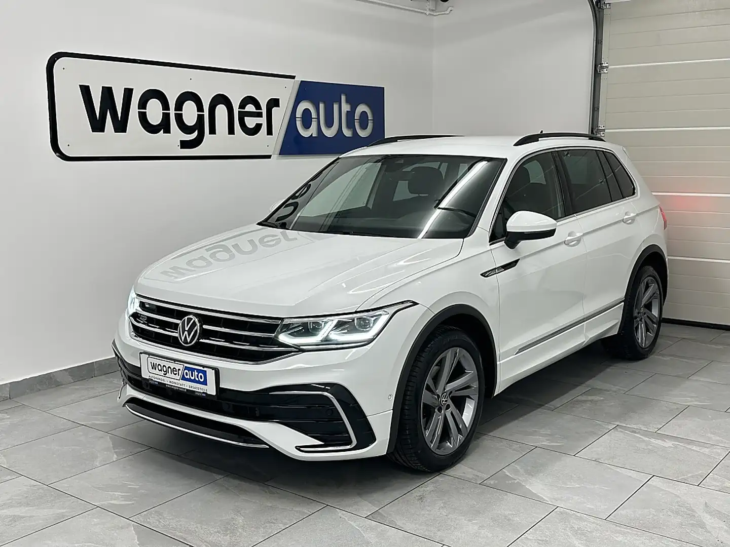 Volkswagen Tiguan 2,0 TDI R-Line DSG IQ.LIGHT/ACC/Navi/el.AHK/RFK... Weiß - 2