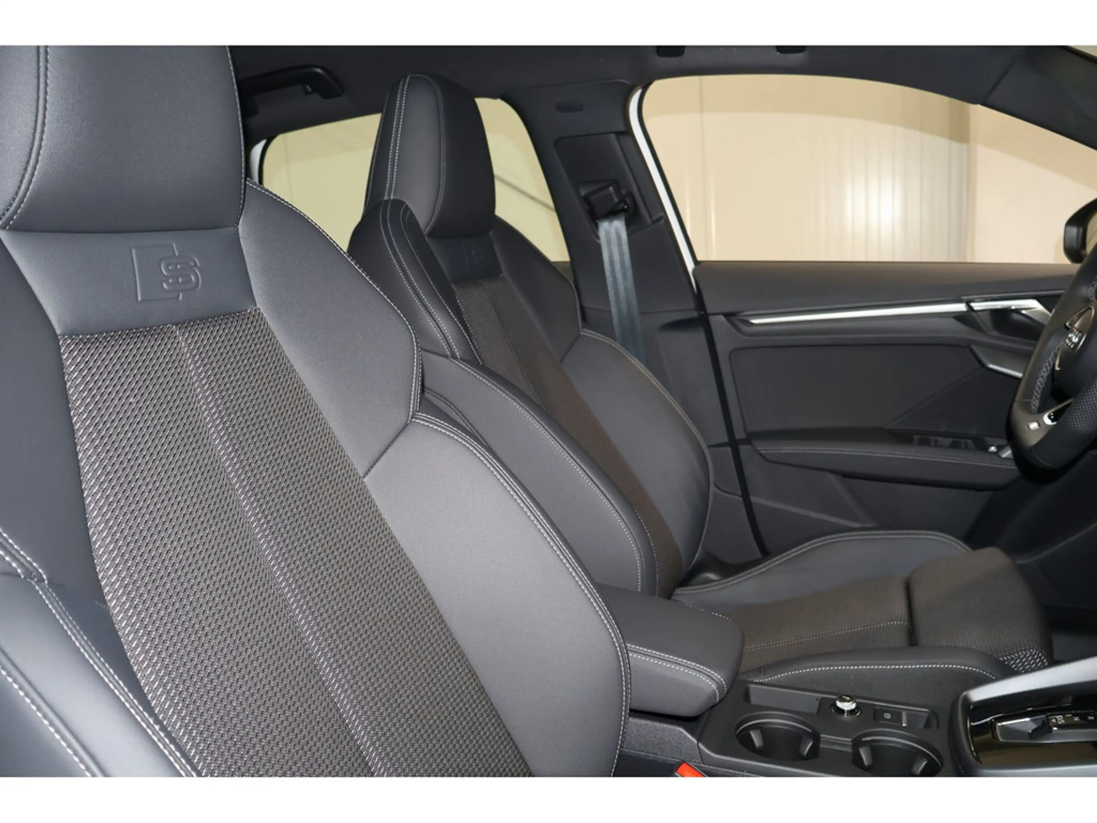 Audi S3 Sportback 2.0 TFSI quattro VC+*LED*Klima — photo 8