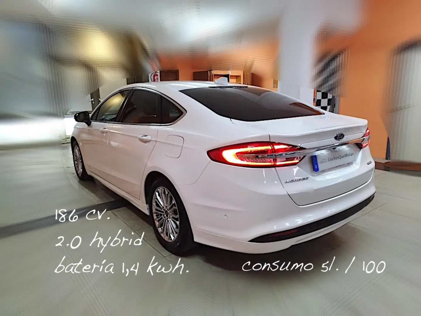 Ford Mondeo Sedán 2.0 HEV Titanium Blanco - 2