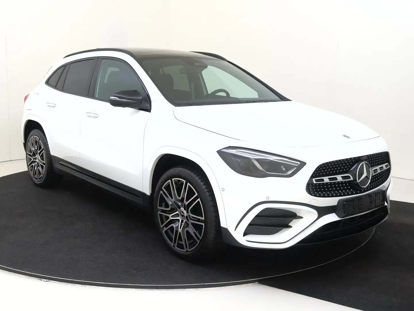 Mercedes-Benz GLA 250 e Business Solution AMG / Premium Plus/ Panoramada Wit - 2