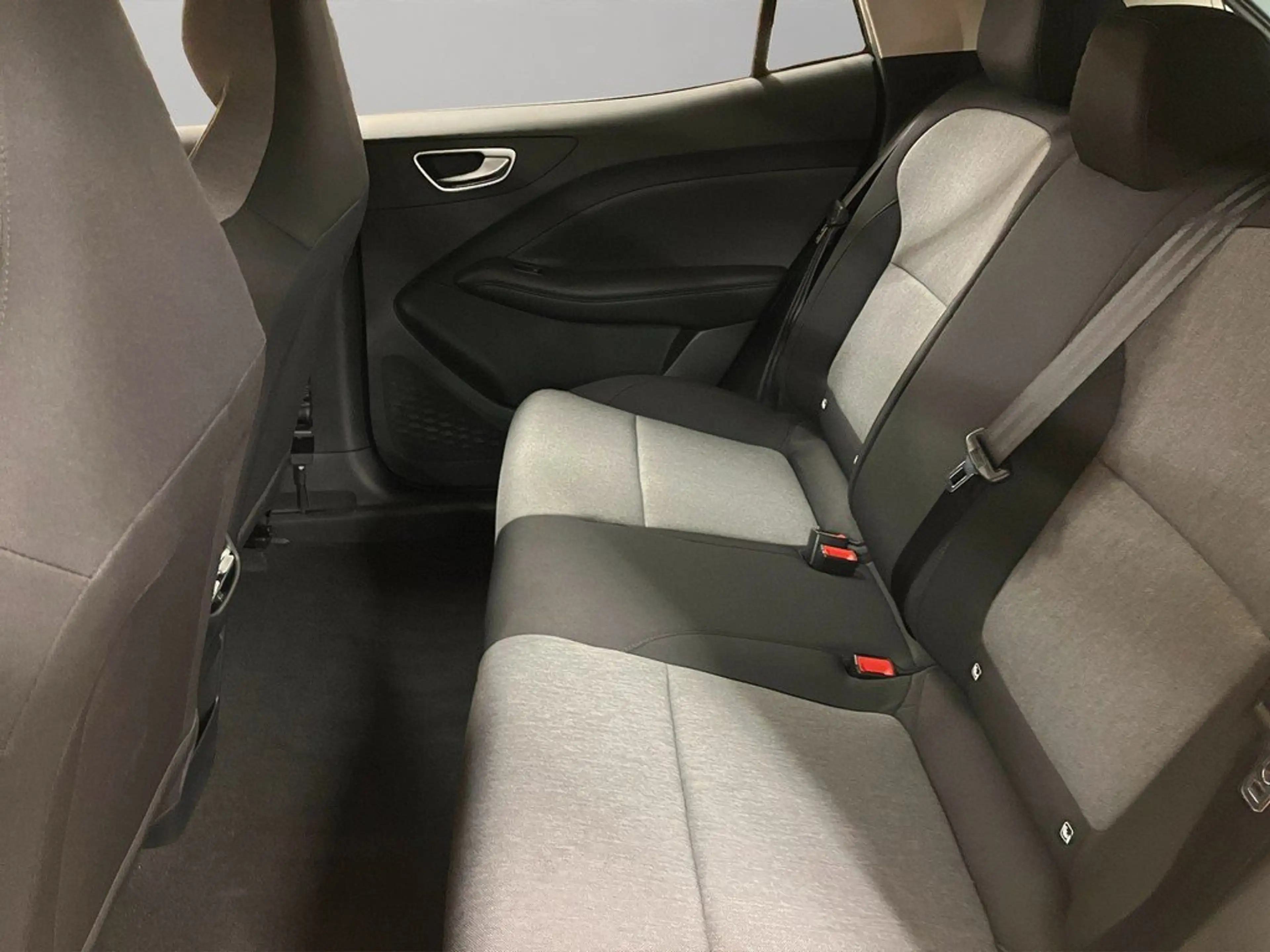 MG MG4 EV Urban 54 kWh Comfort Navi ACC — photo 11