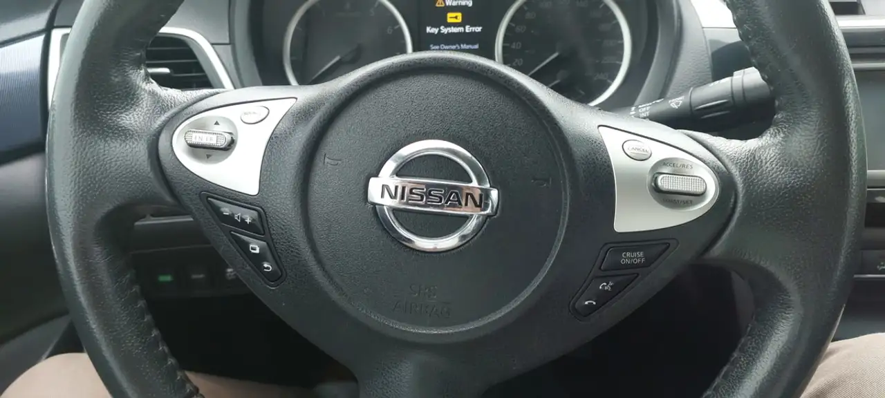 Nissan Sentra снимка Nissan Sentra