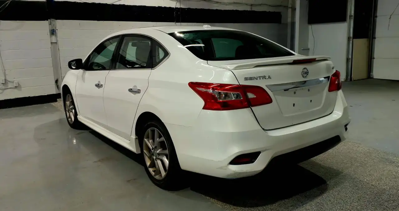 Nissan Sentra снимка Nissan Sentra