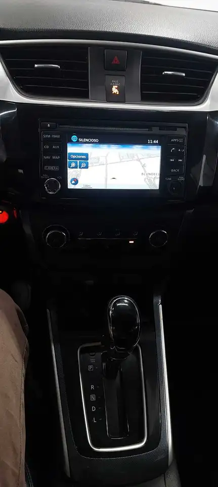 Nissan Sentra снимка Nissan Sentra