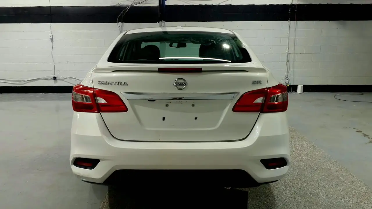Nissan Sentra снимка Nissan Sentra