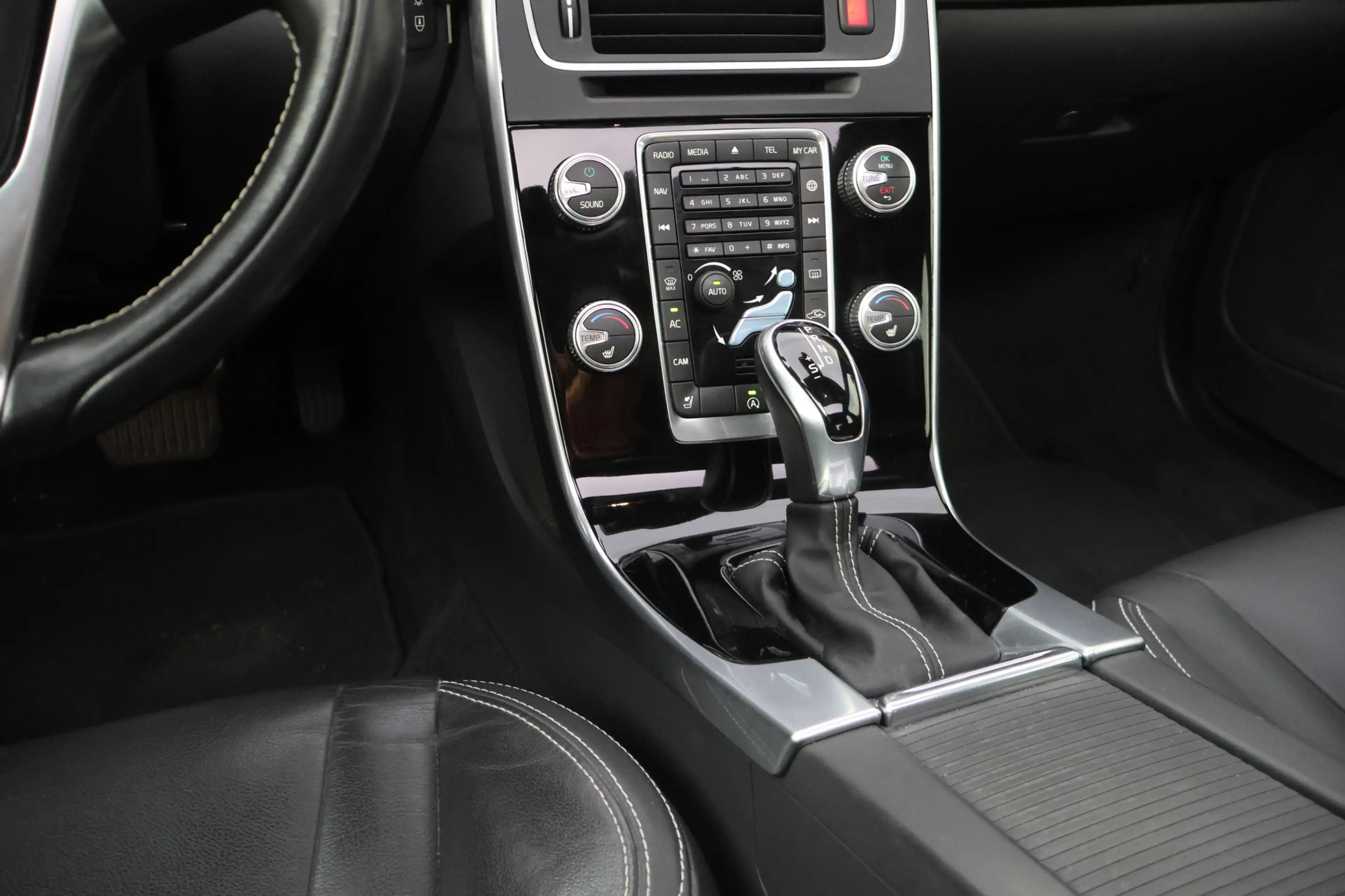 Volvo S60 T3 Aut. Polar+ Dynamic SCHUIFDAK | CAMERA | STOELV — photo 20