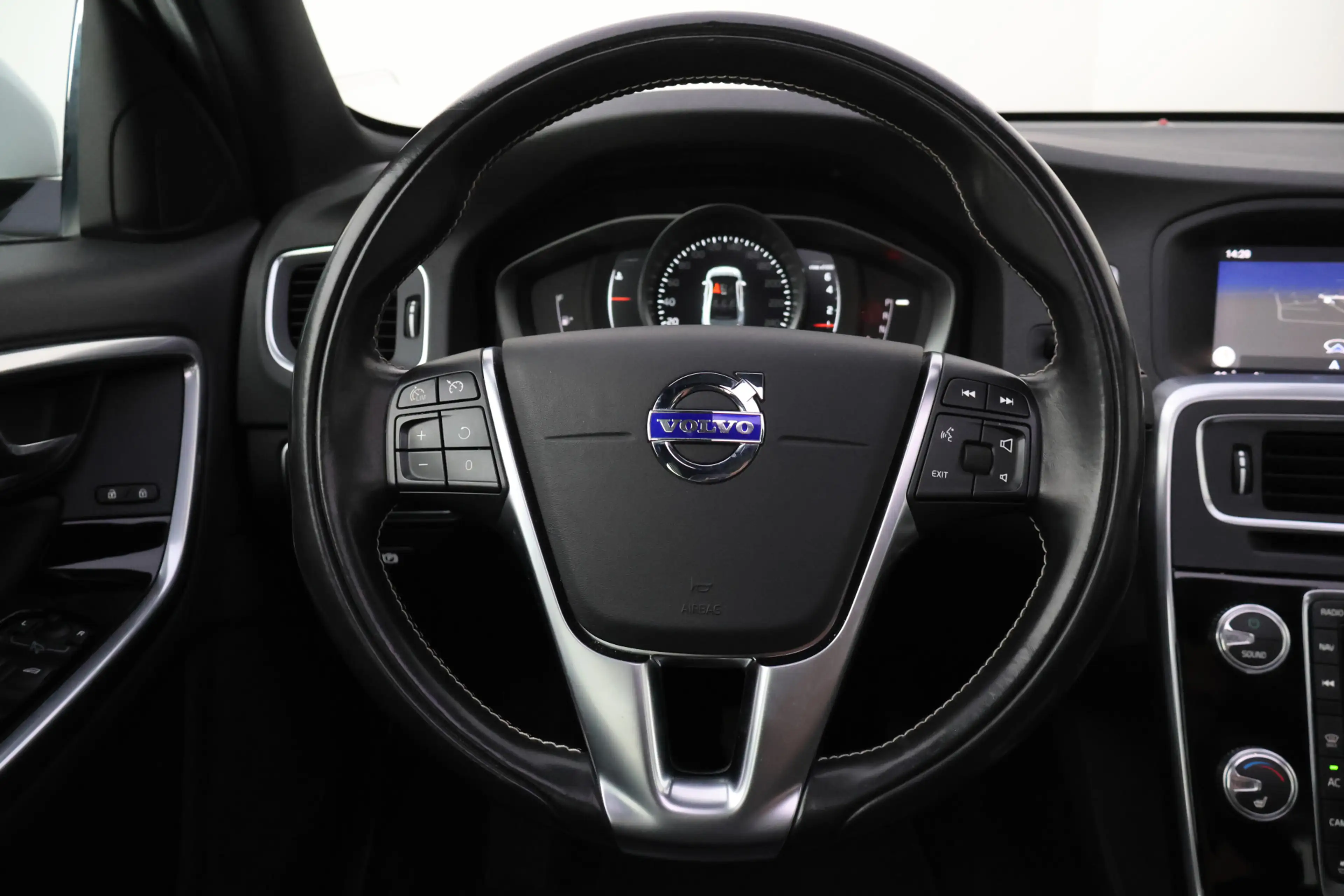 Volvo S60 T3 Aut. Polar+ Dynamic SCHUIFDAK | CAMERA | STOELV — photo 19