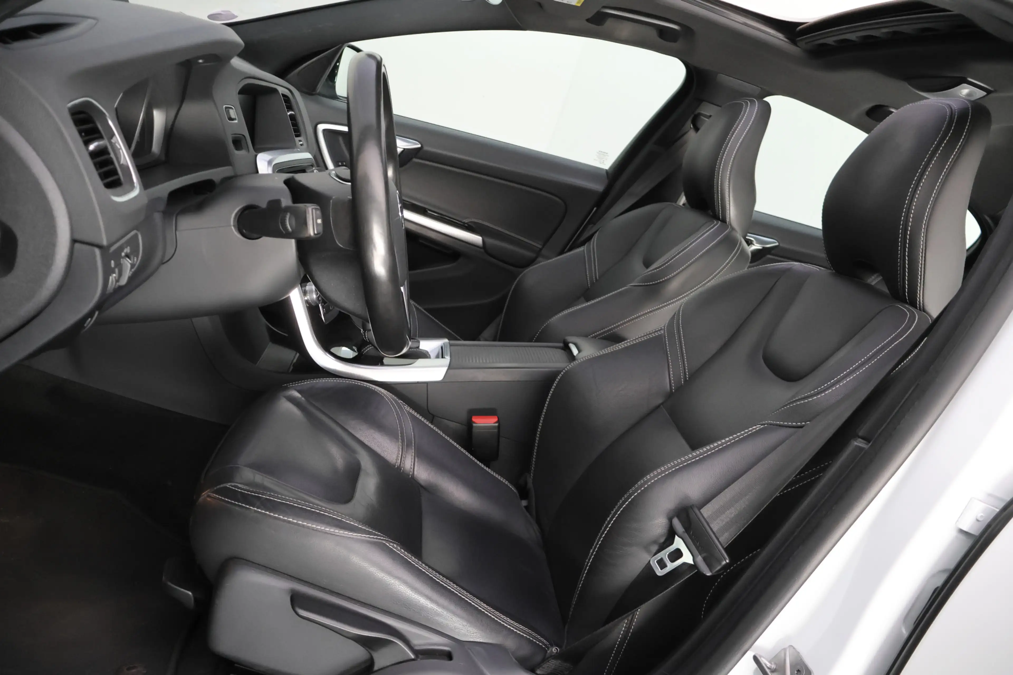 Volvo S60 T3 Aut. Polar+ Dynamic SCHUIFDAK | CAMERA | STOELV — photo 10
