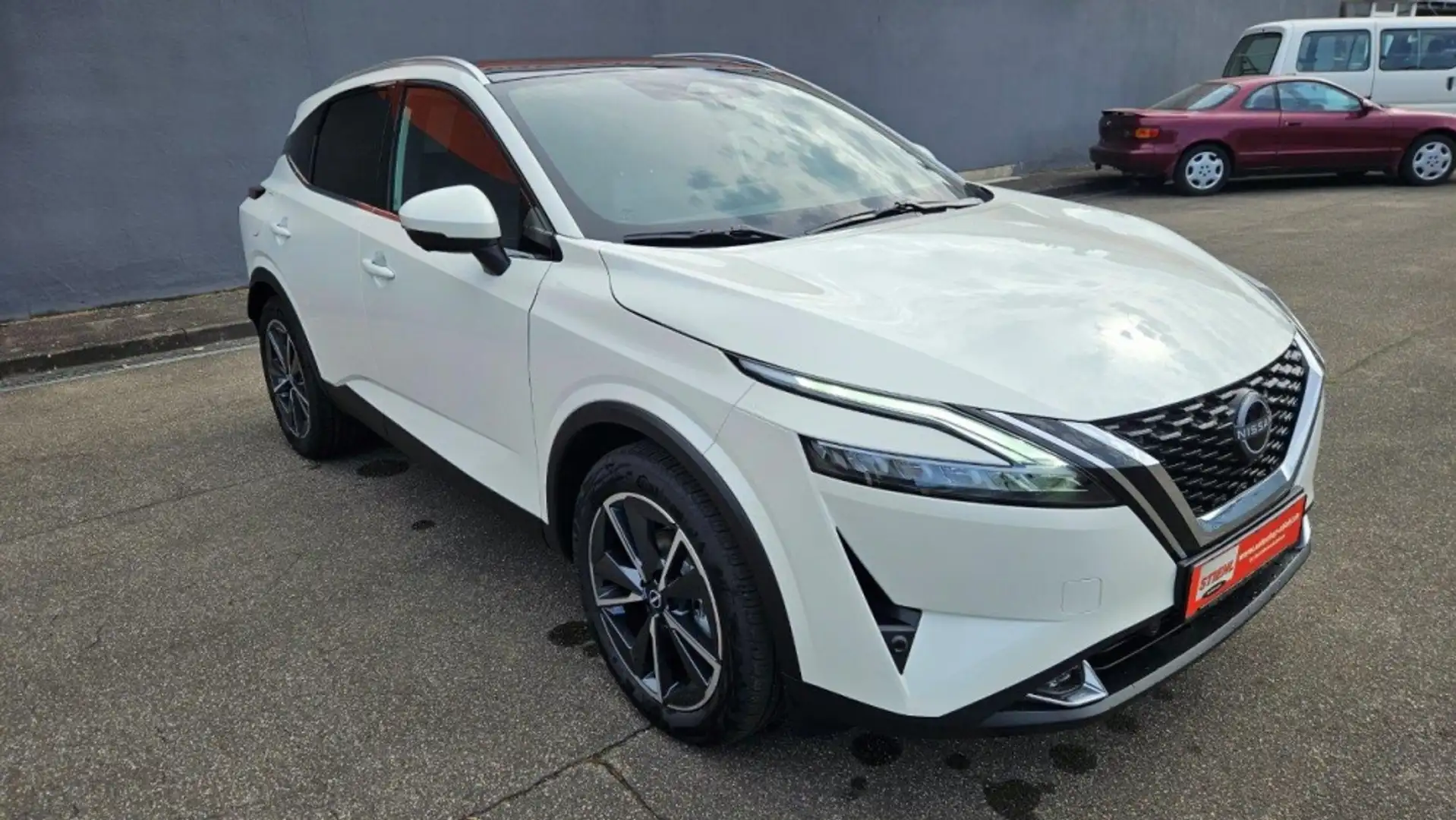 Nissan Qashqai 1.3 DIG-T Xtronic Tekna Bose 4WD Weiß - 1