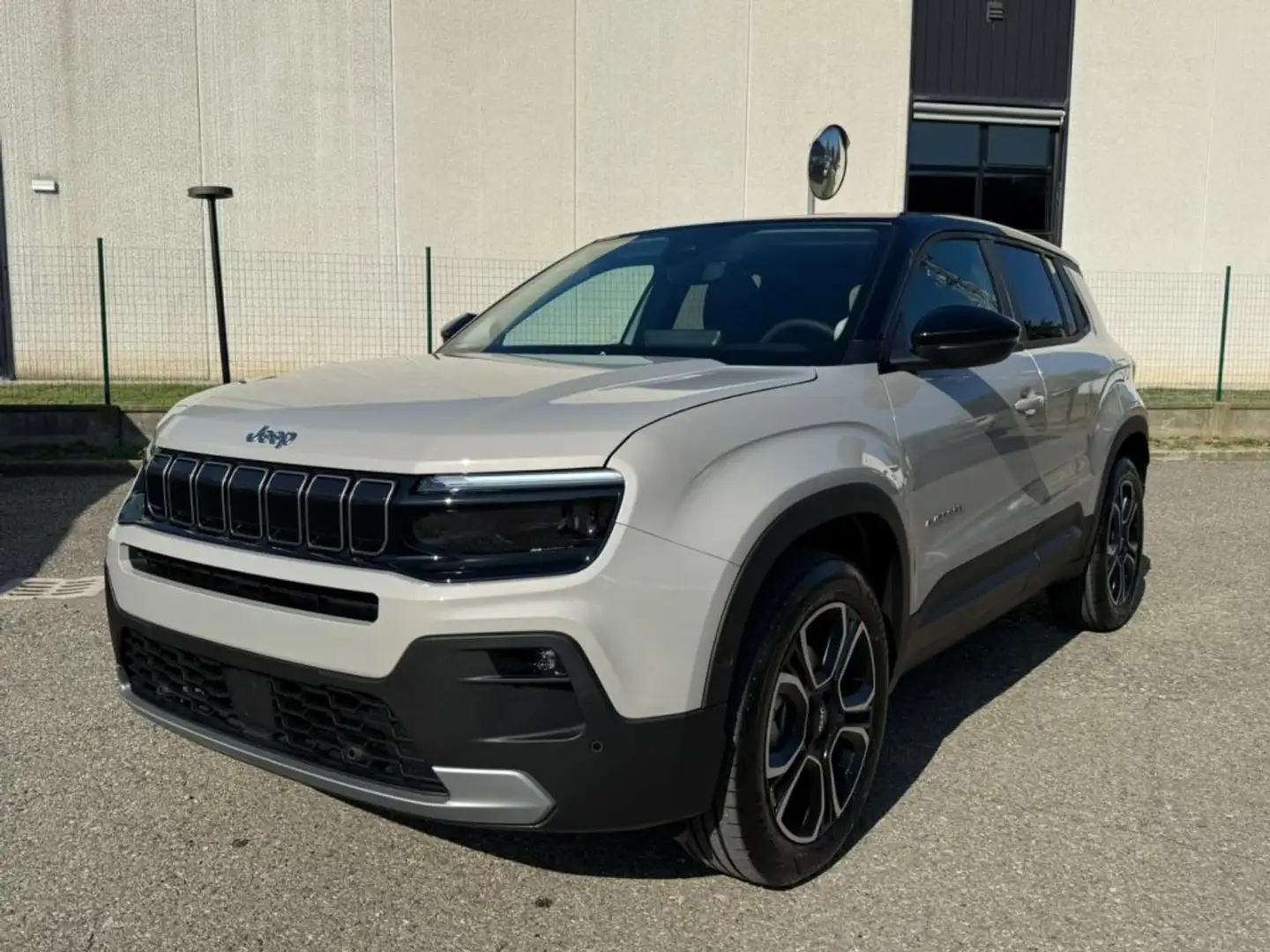 Jeep Avenger 1.2 Turbo MHEV Summit ACC - NAVI - TETTO - 18 Gris - 2