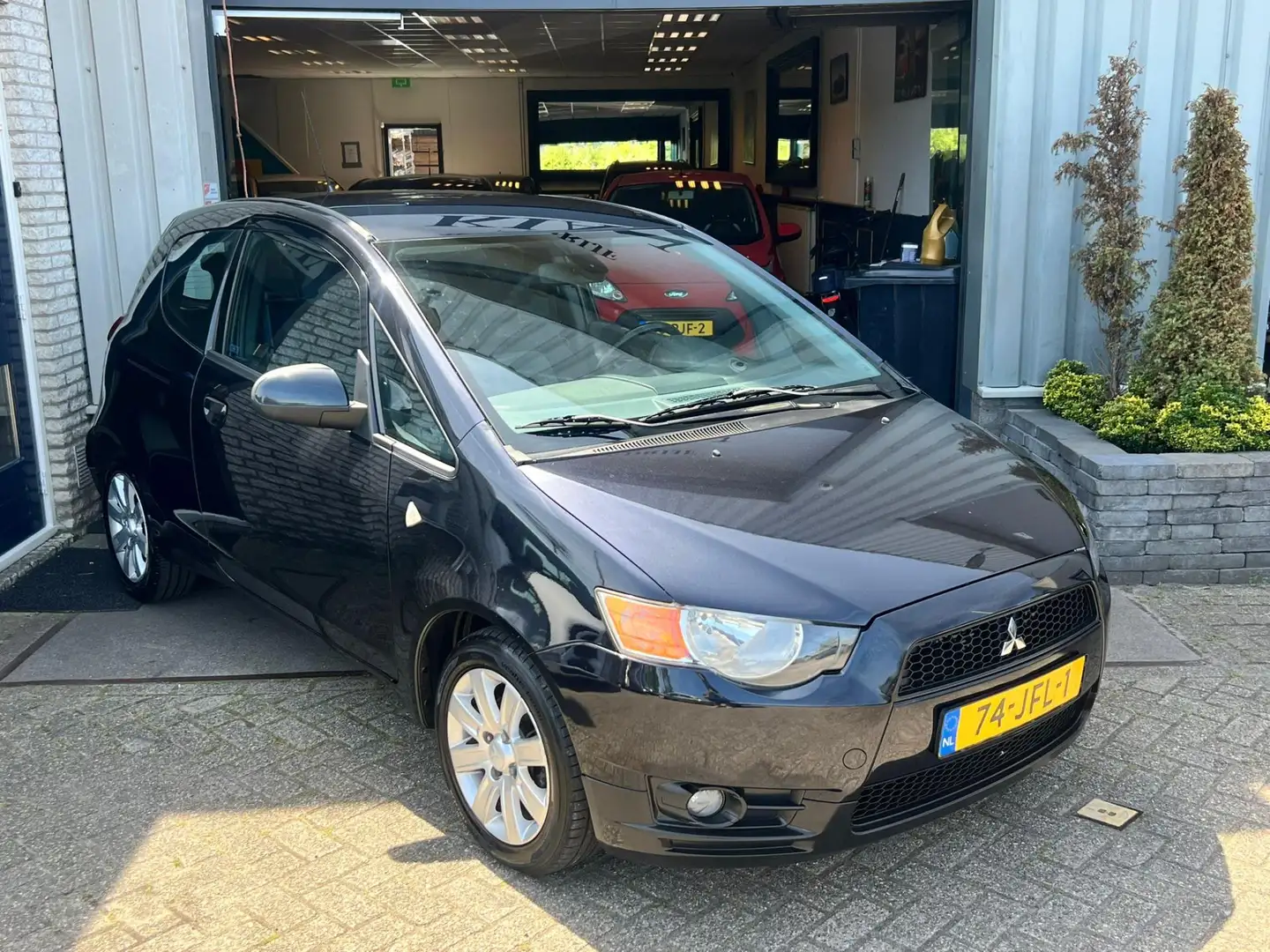 Mitsubishi Colt 1.3 Intro Edition Zwart - 2