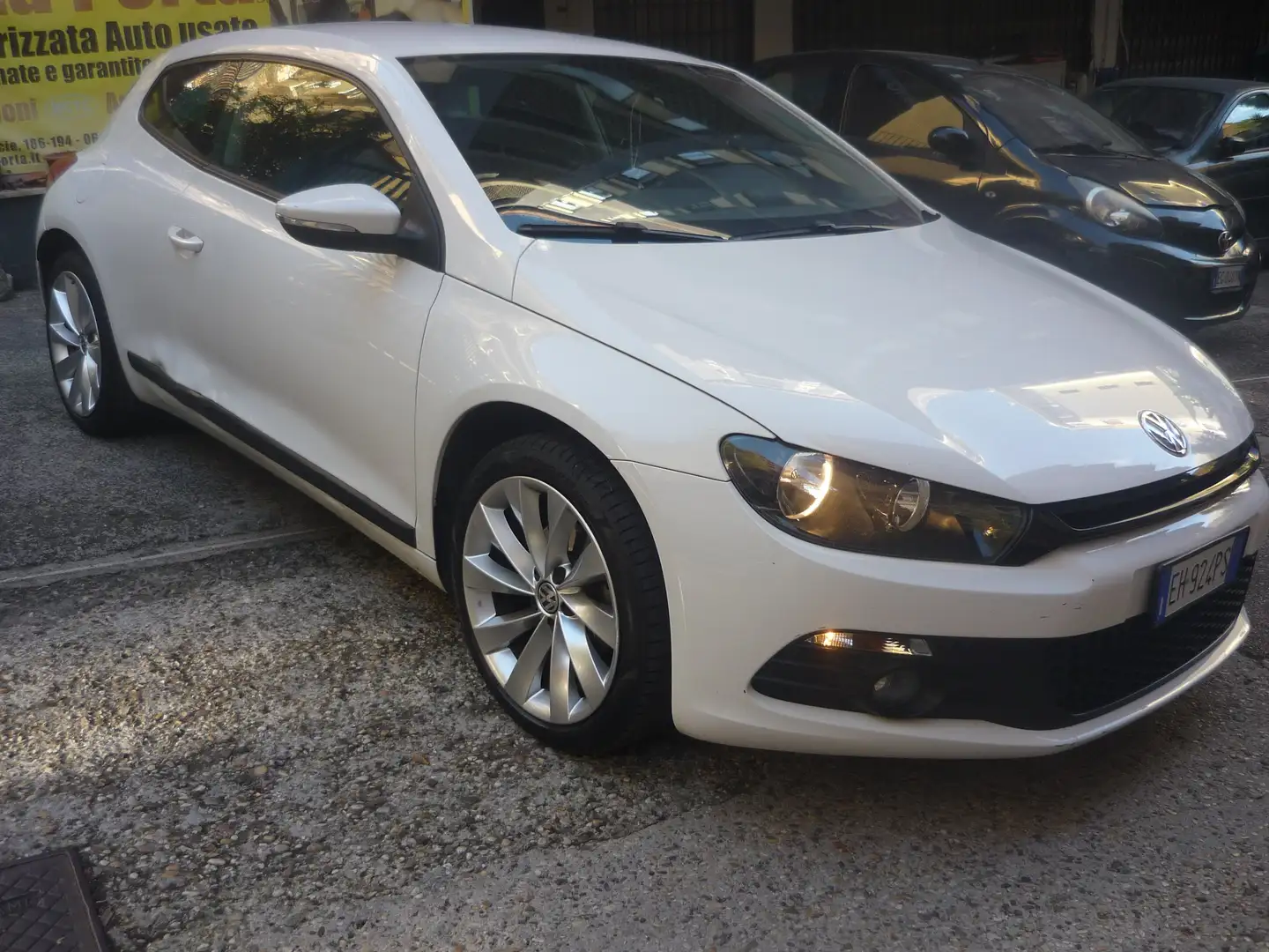 Volkswagen Scirocco Scirocco III 2008 2.0 tdi dsg  Solo 120.000 km. Blanc - 2