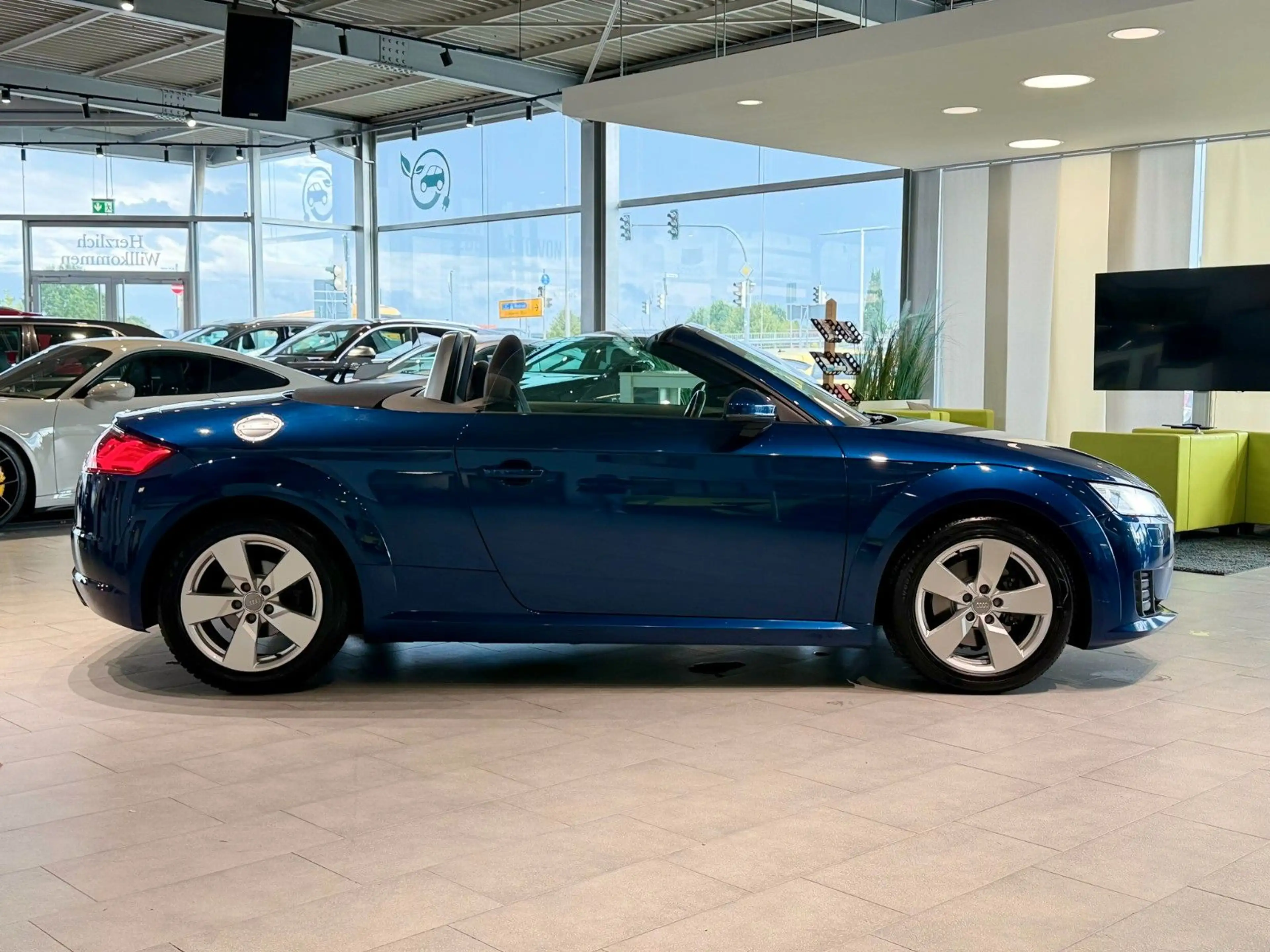 Audi TT Roadster 1.8 TFSI*Xenon*Sitzheizung*Tempomat* — photo 8
