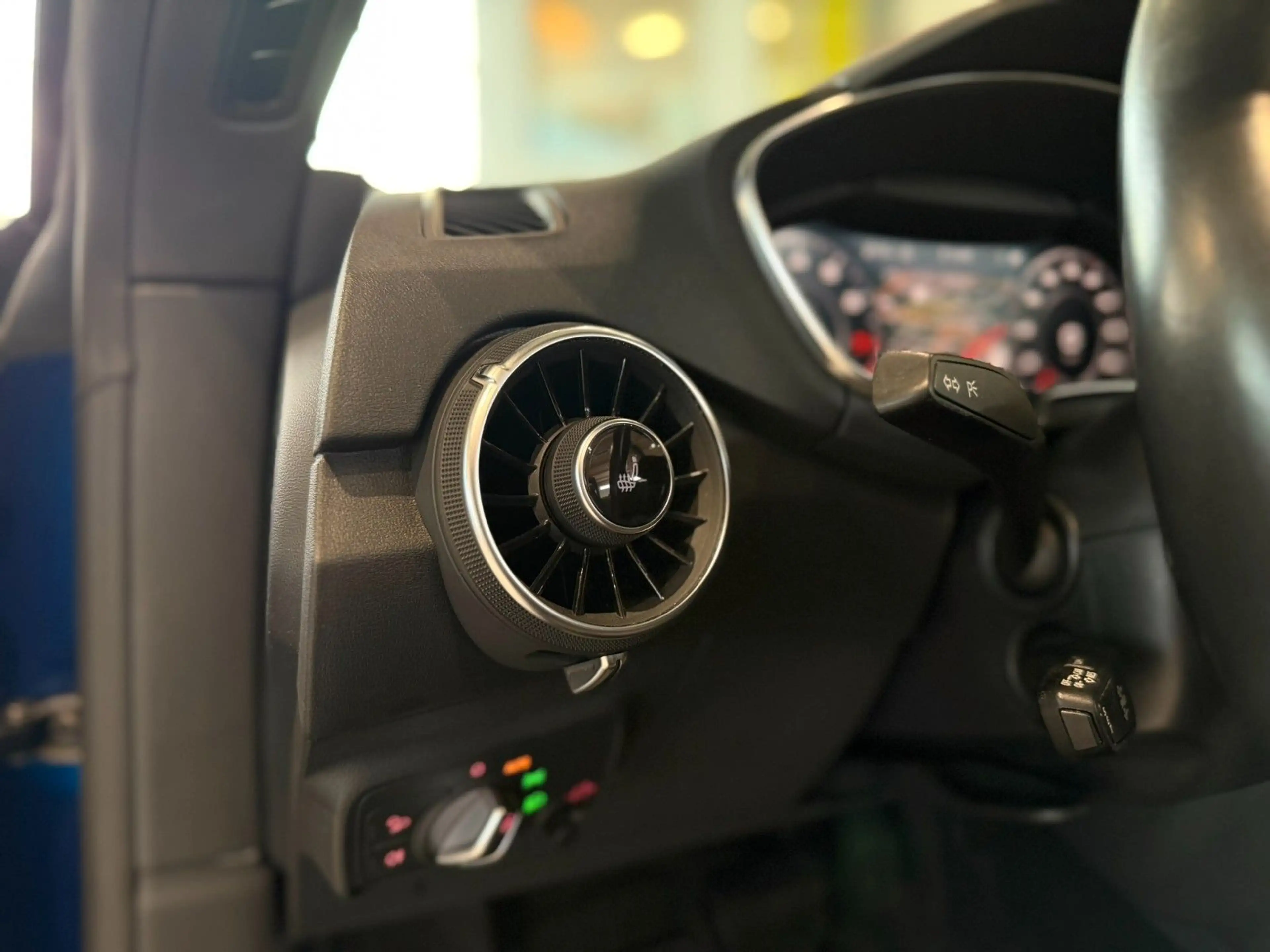 Audi TT Roadster 1.8 TFSI*Xenon*Sitzheizung*Tempomat* — photo 14