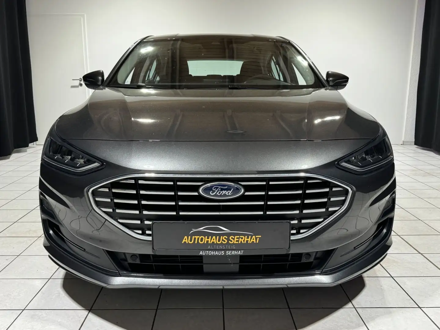 Ford Focus Titanium *CARPLAY*KAMERA*NAVI*LED*PDC*SHZ* Grau - 2