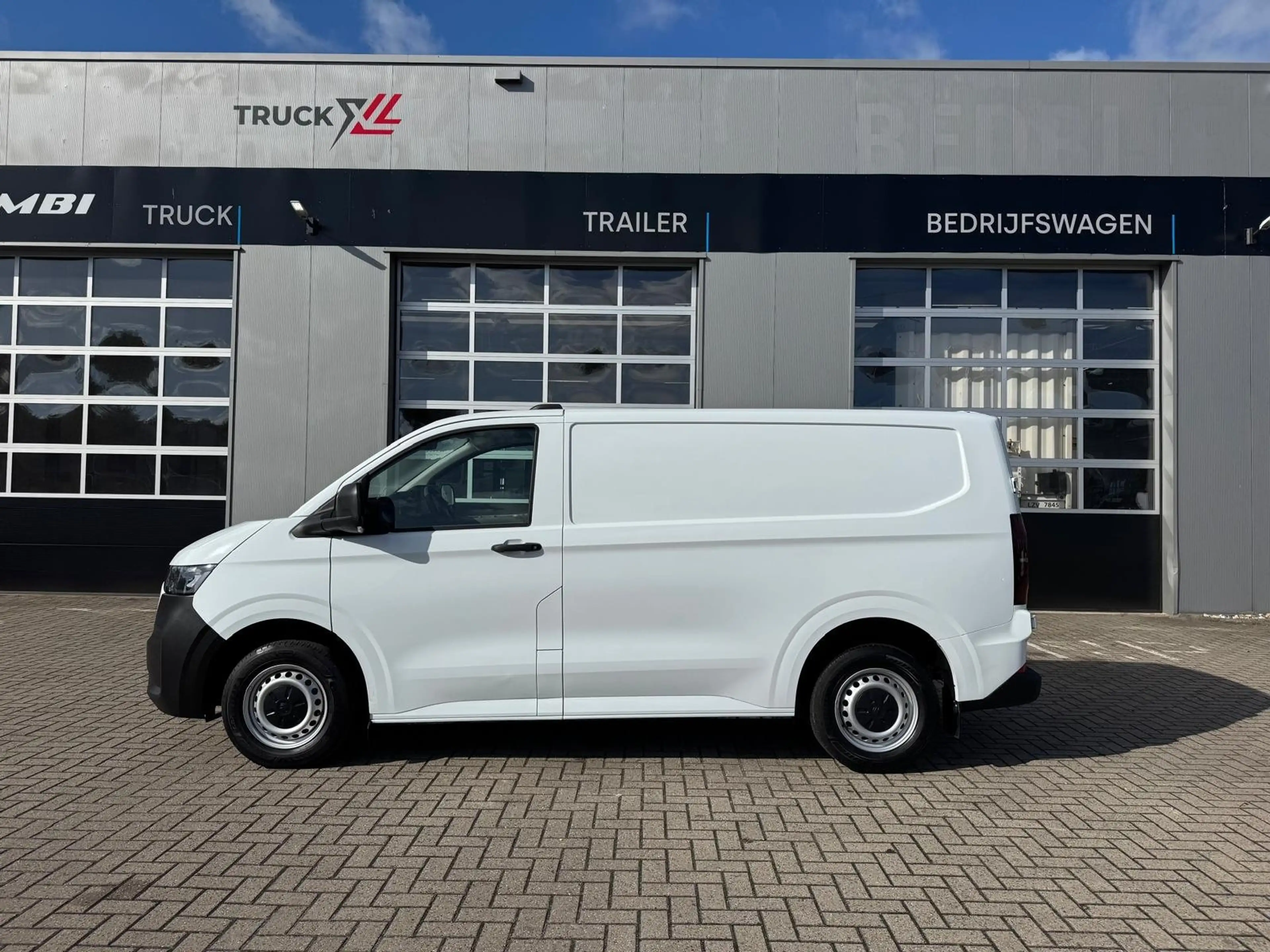 Volkswagen Transporter 2.0 TDI L1H1 28  2025/Parkeersensor/LED/Apple Car — photo 9