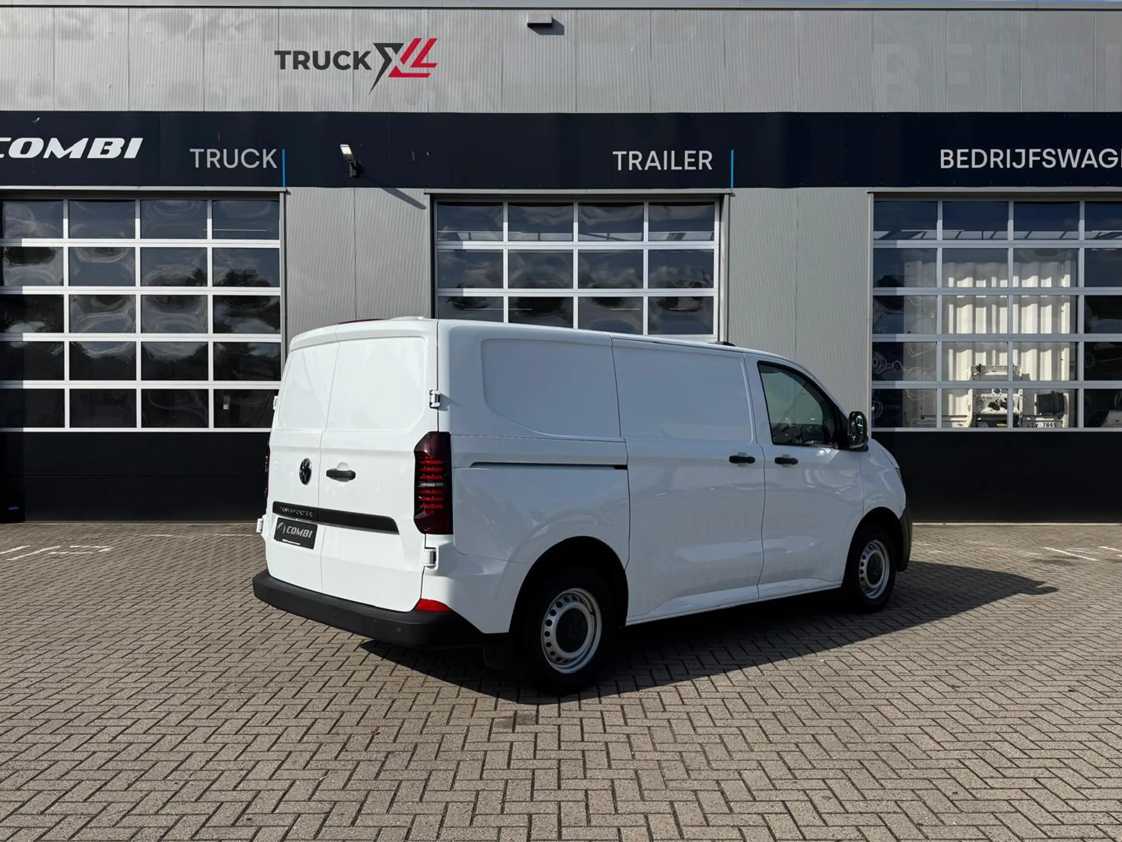 Volkswagen Transporter 2.0 TDI L1H1 28  2025/Parkeersensor/LED/Apple Car — photo 3