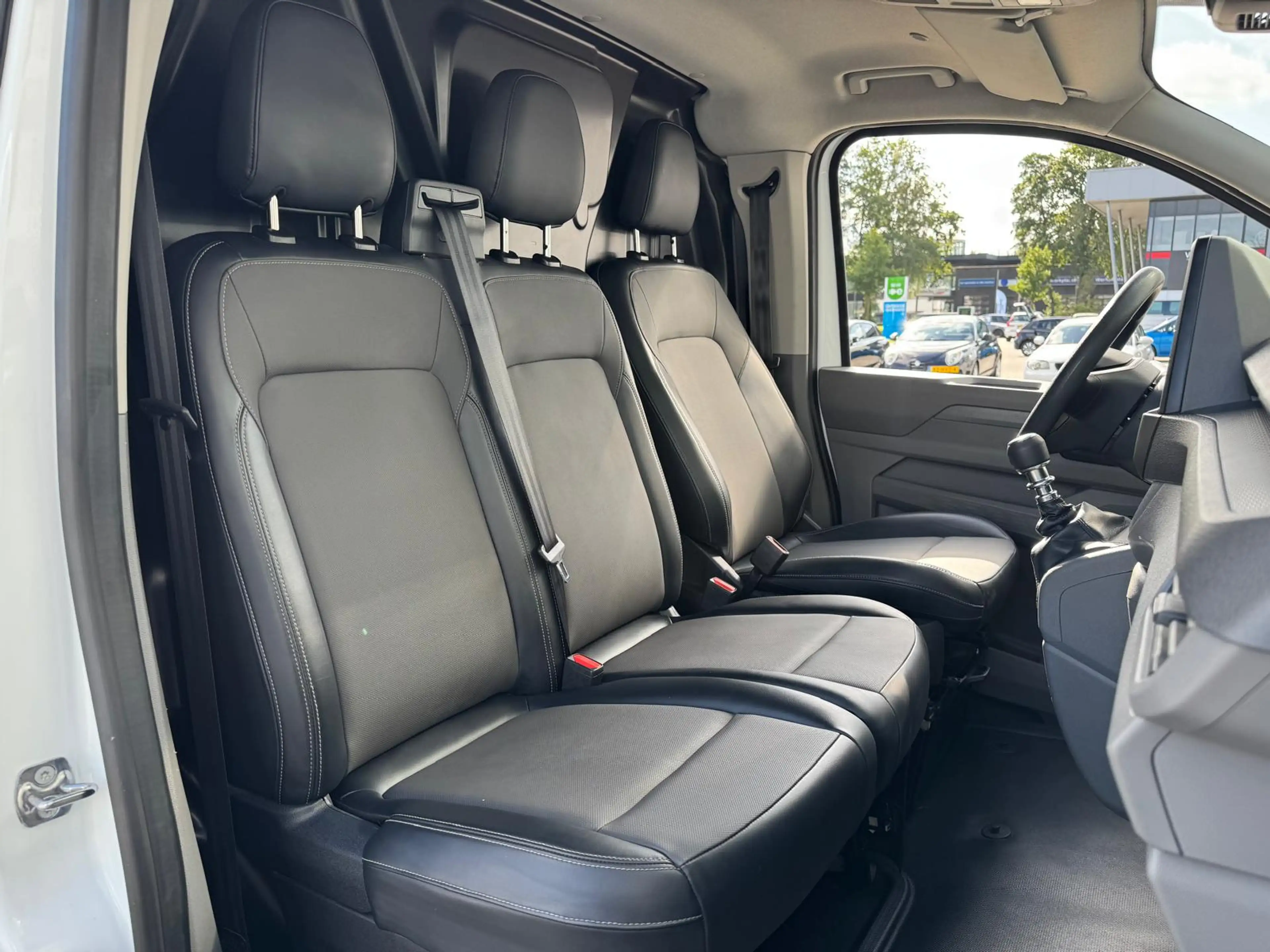 Volkswagen Transporter 2.0 TDI L1H1 28  2025/Parkeersensor/LED/Apple Car — photo 2