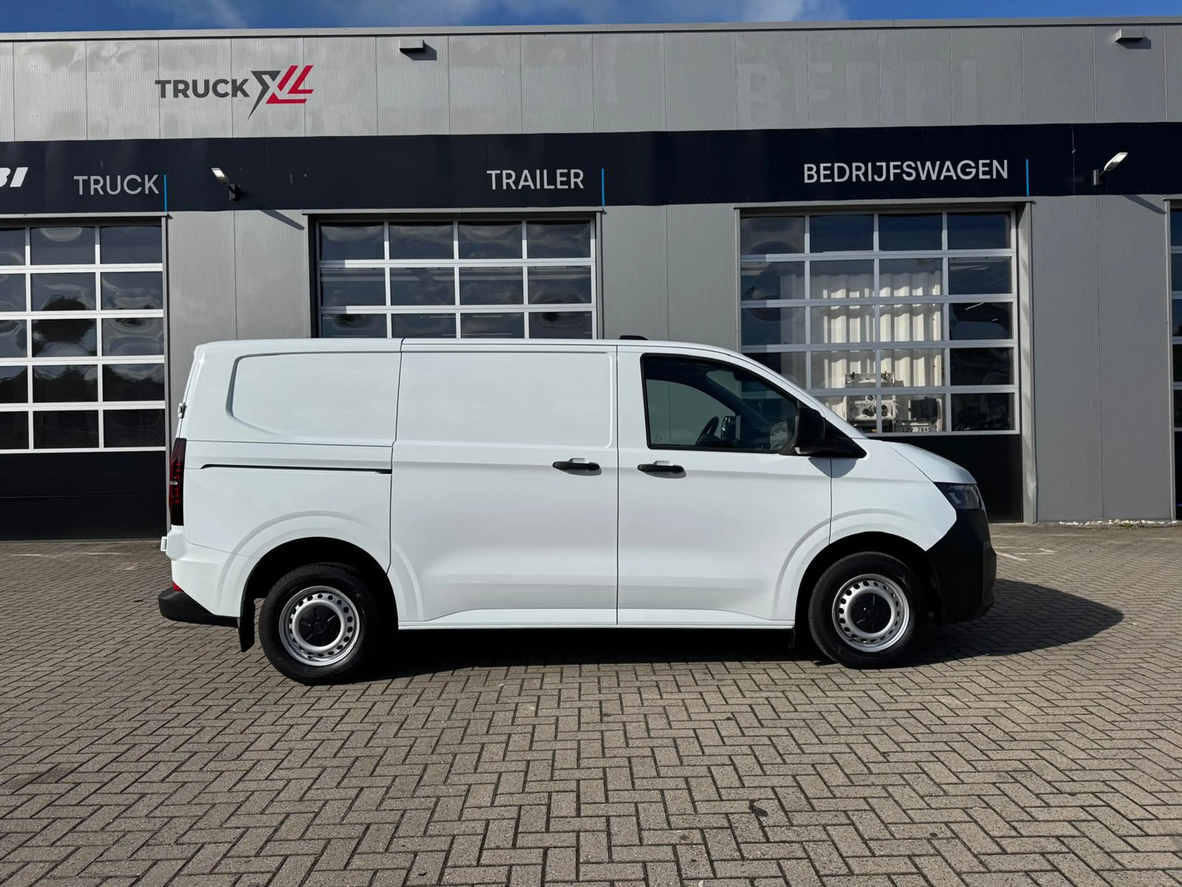 Volkswagen Transporter 2.0 TDI L1H1 28  2025/Parkeersensor/LED/Apple Car — photo 4