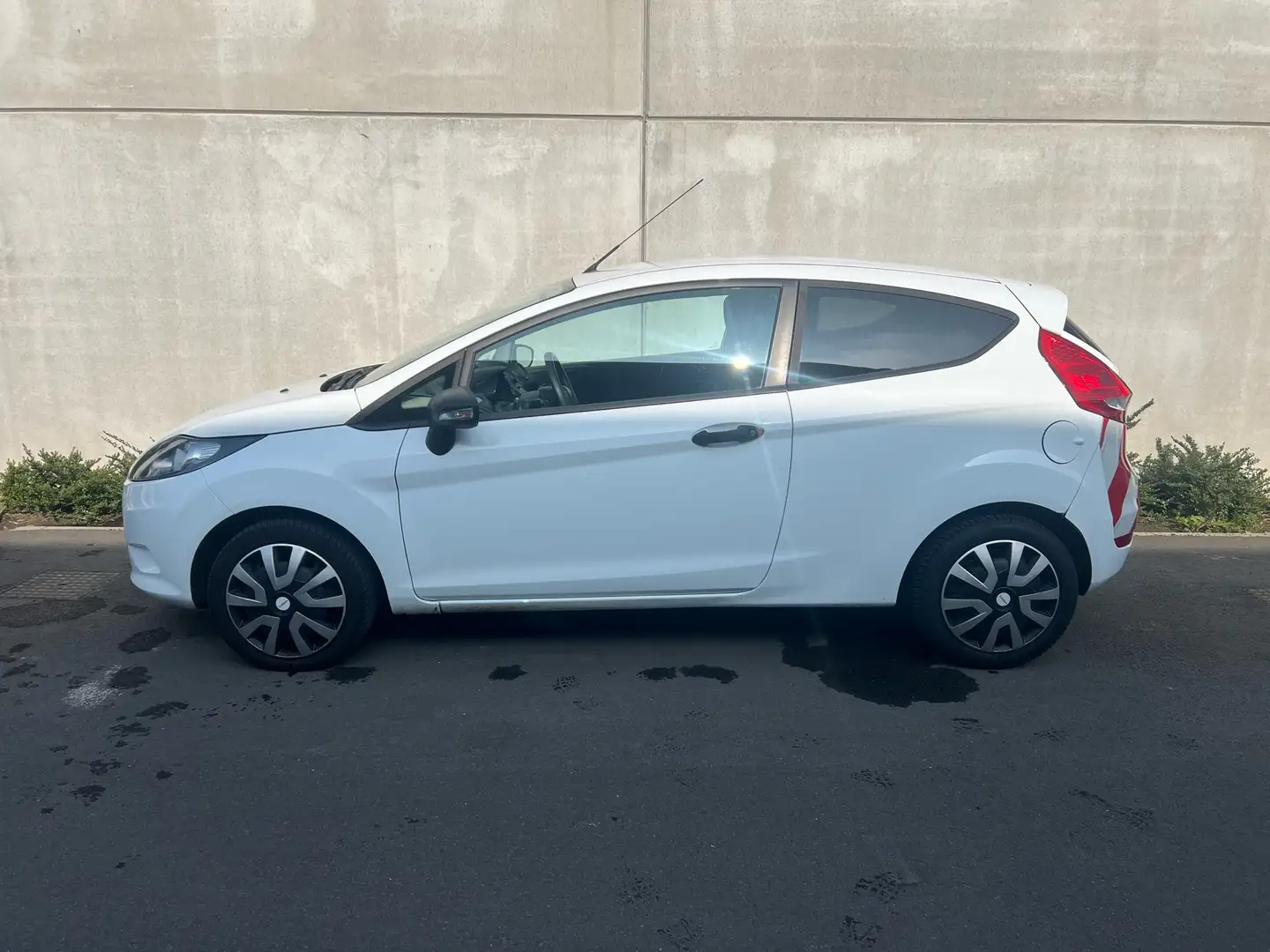 Ford Fiesta Utilitaire TVA DÉDUCTIBLE Blanc - 2