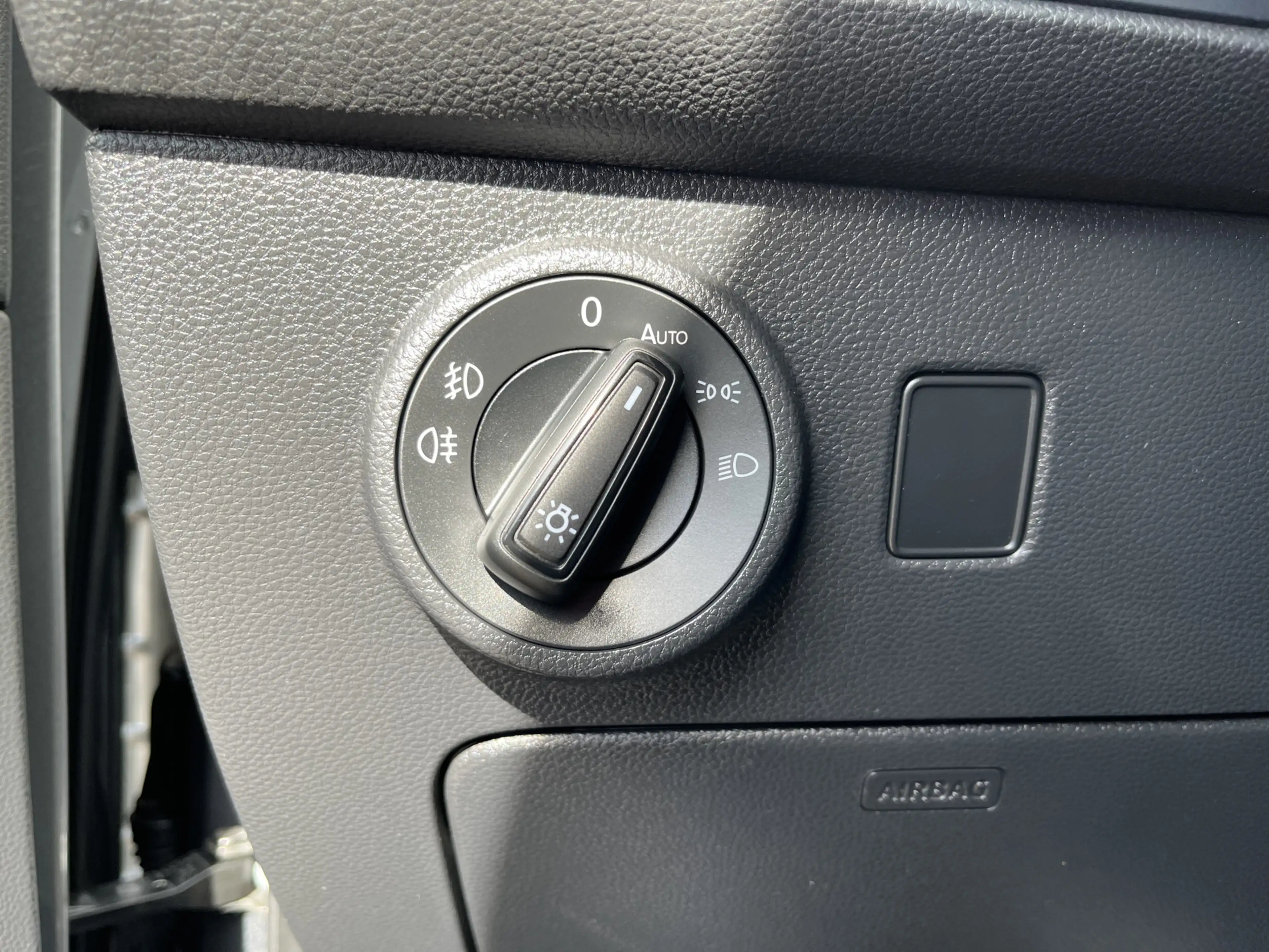 SEAT Ateca 1.5 TSI Style Business Intense / AUTOMAAT/ TREKHAA — photo 11
