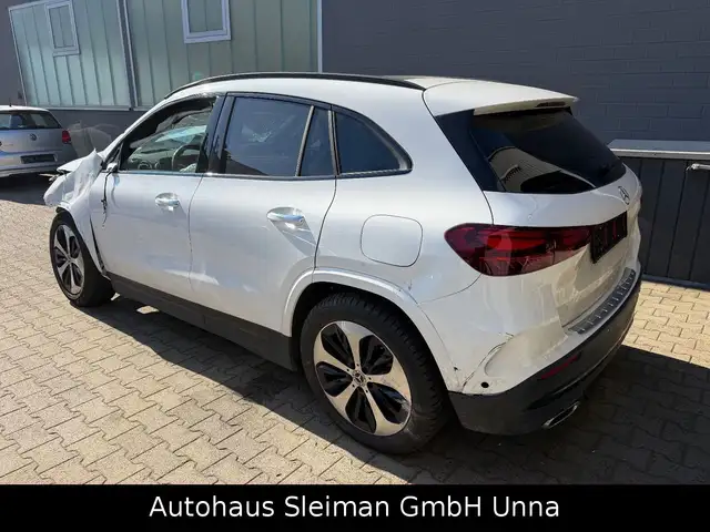 Mercedes-Benz GLA 200 AMG-Line/HUD/MBUX/Panoram/Mulibeam