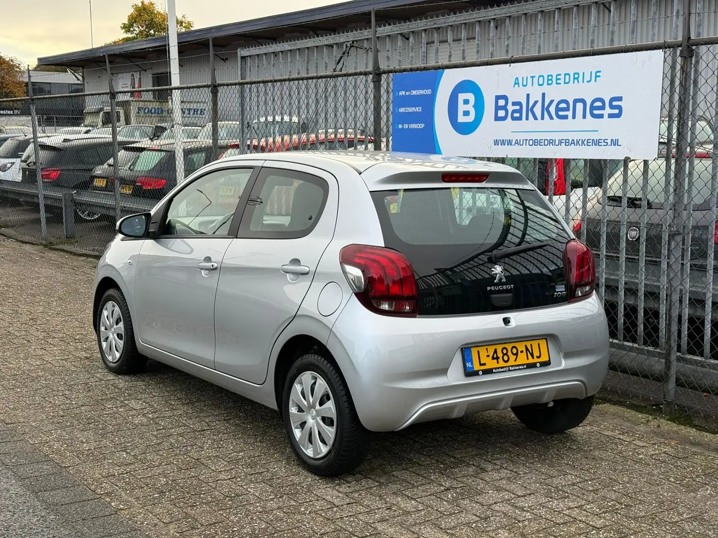 Peugeot 108 1.0 e-VTi Active | Incl Garantie | 1e eig | NAP | Gris - 2