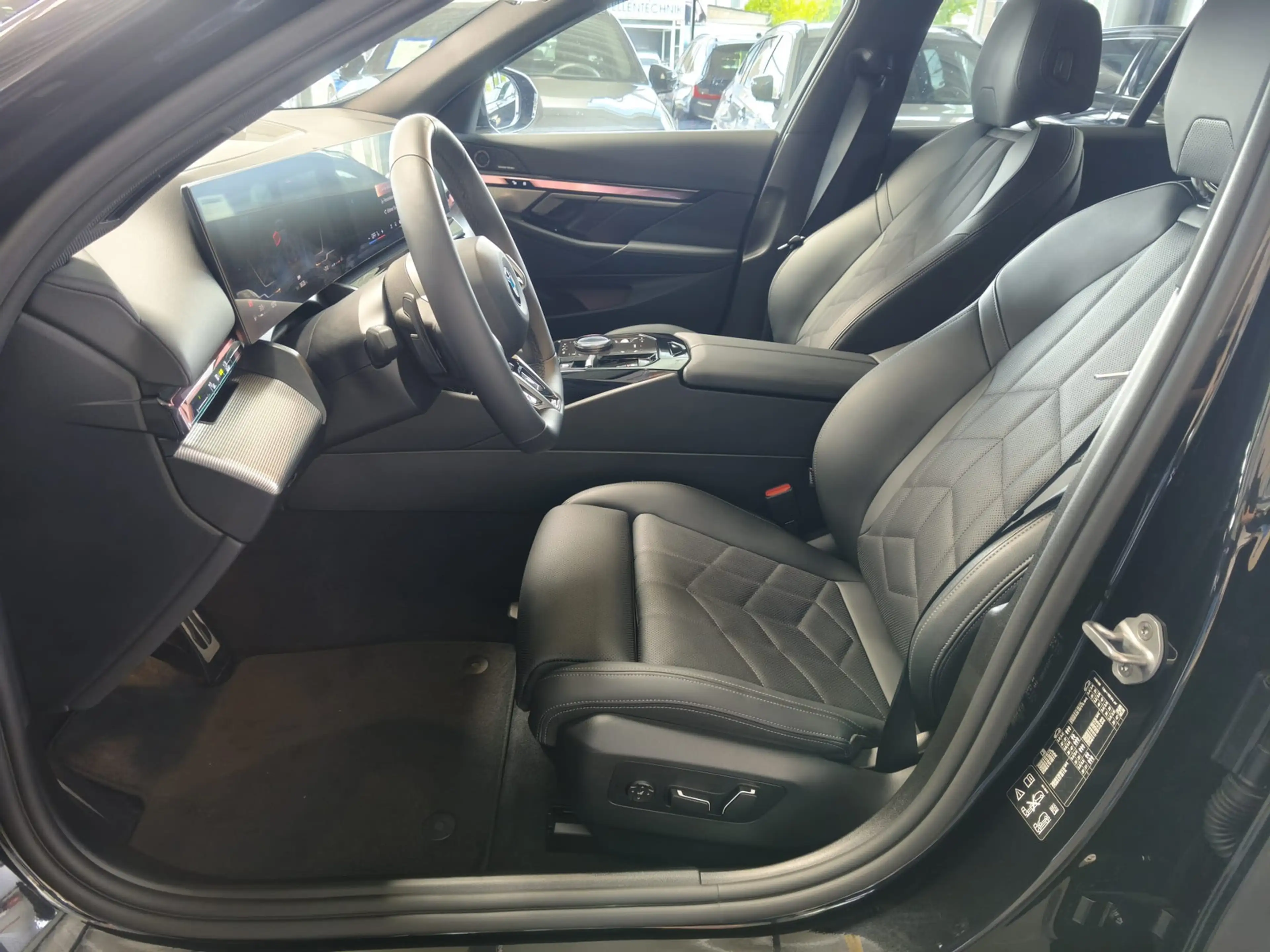 BMW 520 d xDrive M Sport Tour. 360°/HUD/Travel/20"/AHK — photo 8