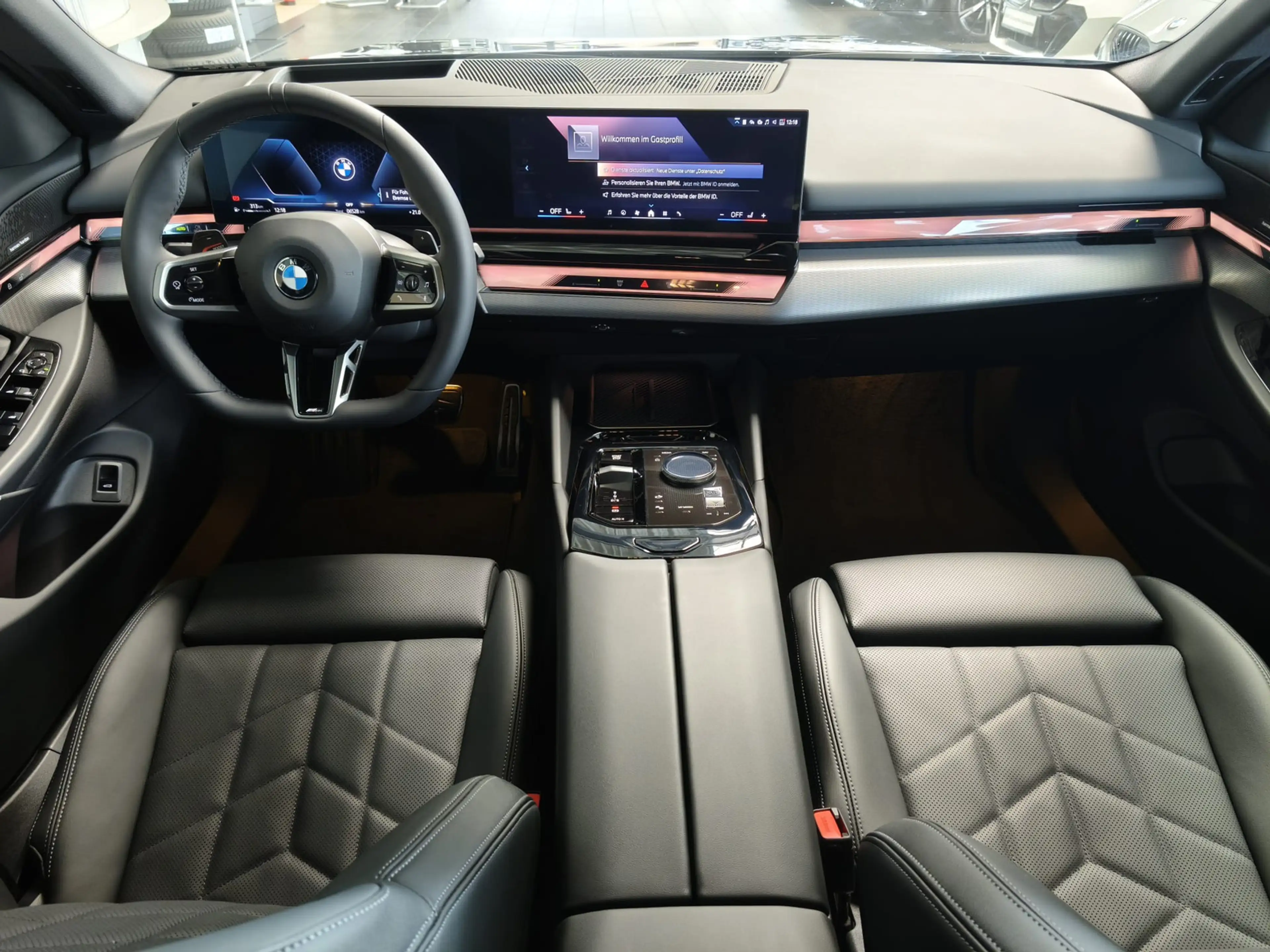 BMW 520 d xDrive M Sport Tour. 360°/HUD/Travel/20"/AHK — photo 14