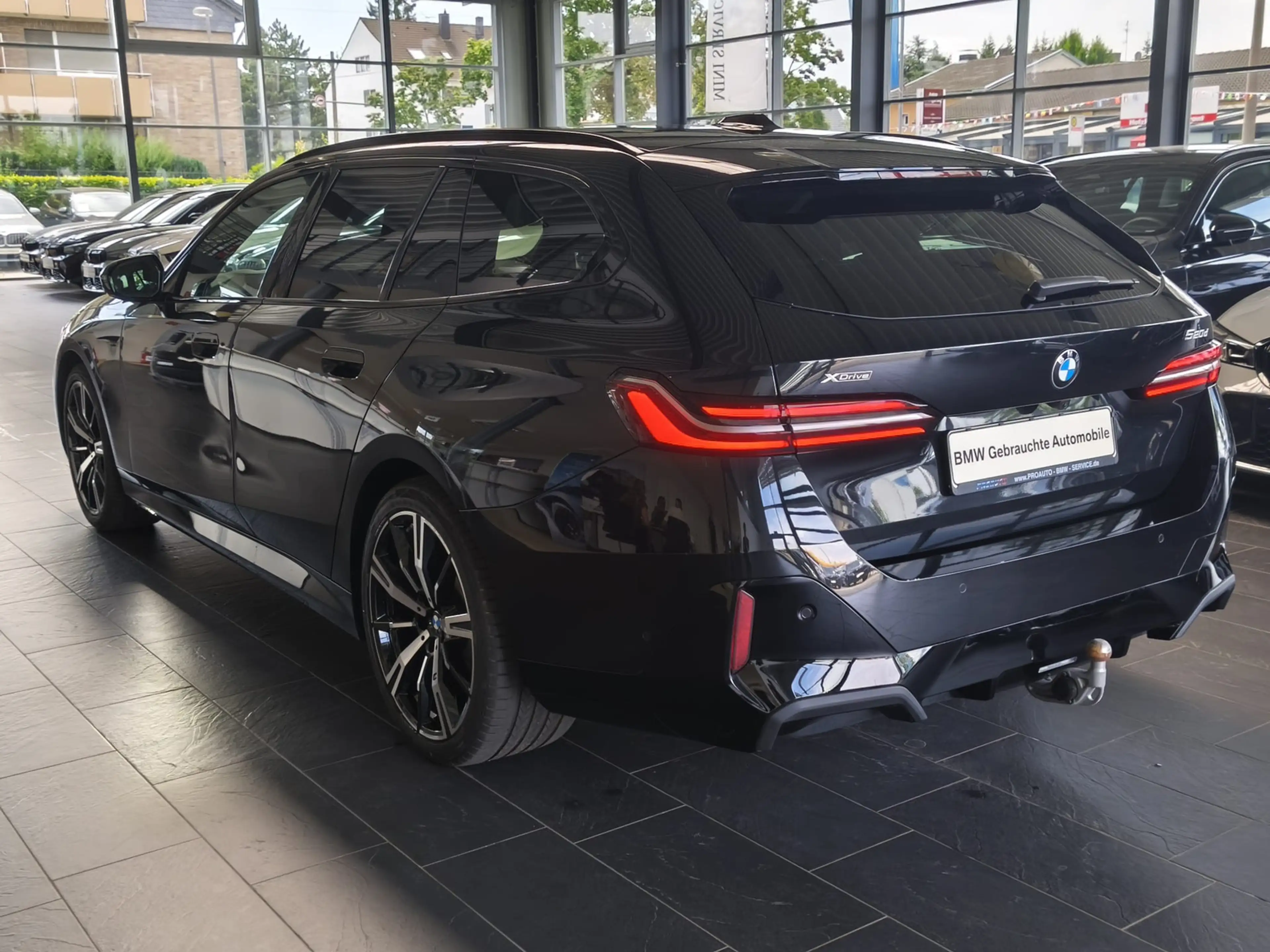 BMW 520 d xDrive M Sport Tour. 360°/HUD/Travel/20"/AHK — photo 4