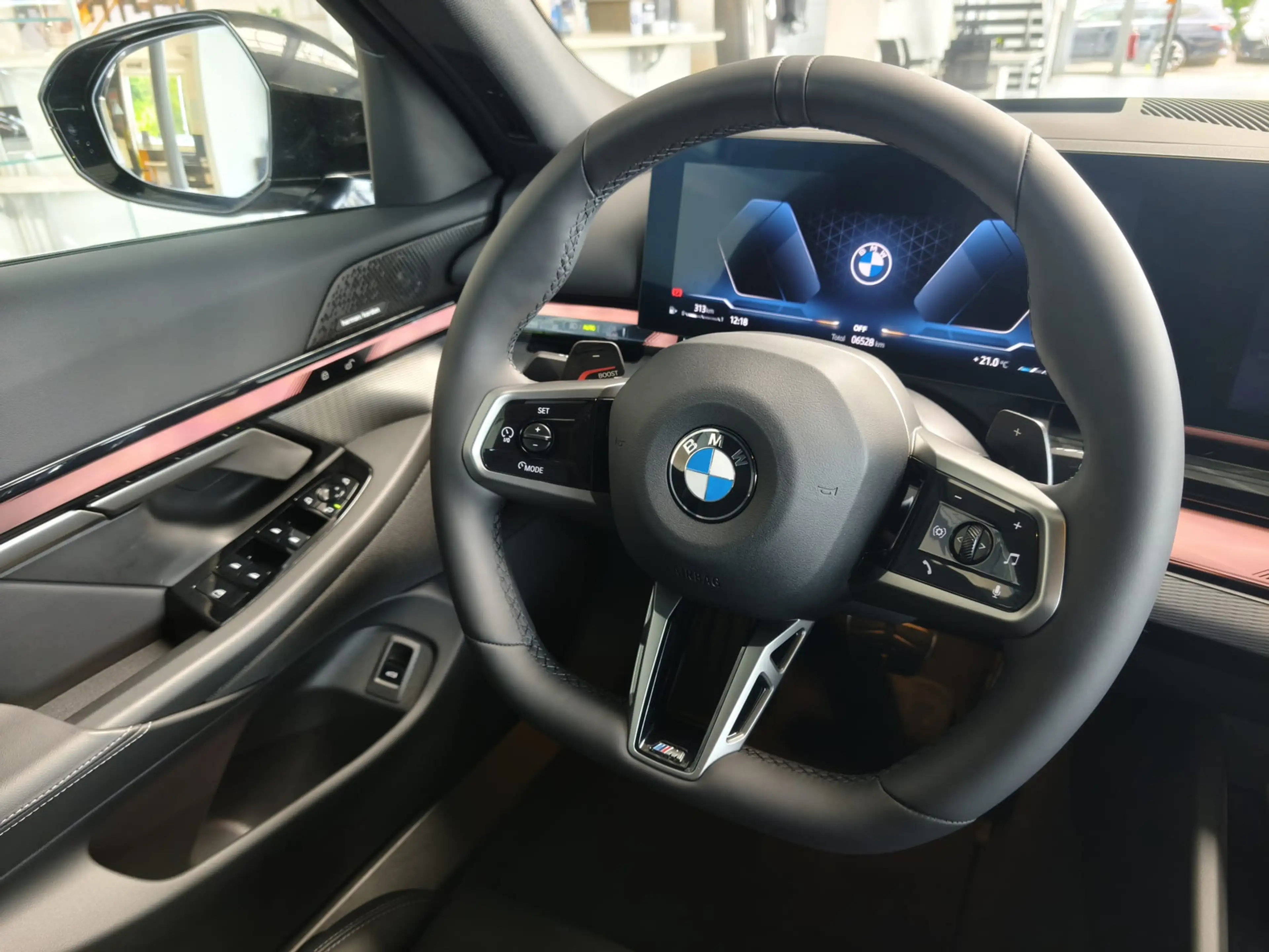 BMW 520 d xDrive M Sport Tour. 360°/HUD/Travel/20"/AHK — photo 9