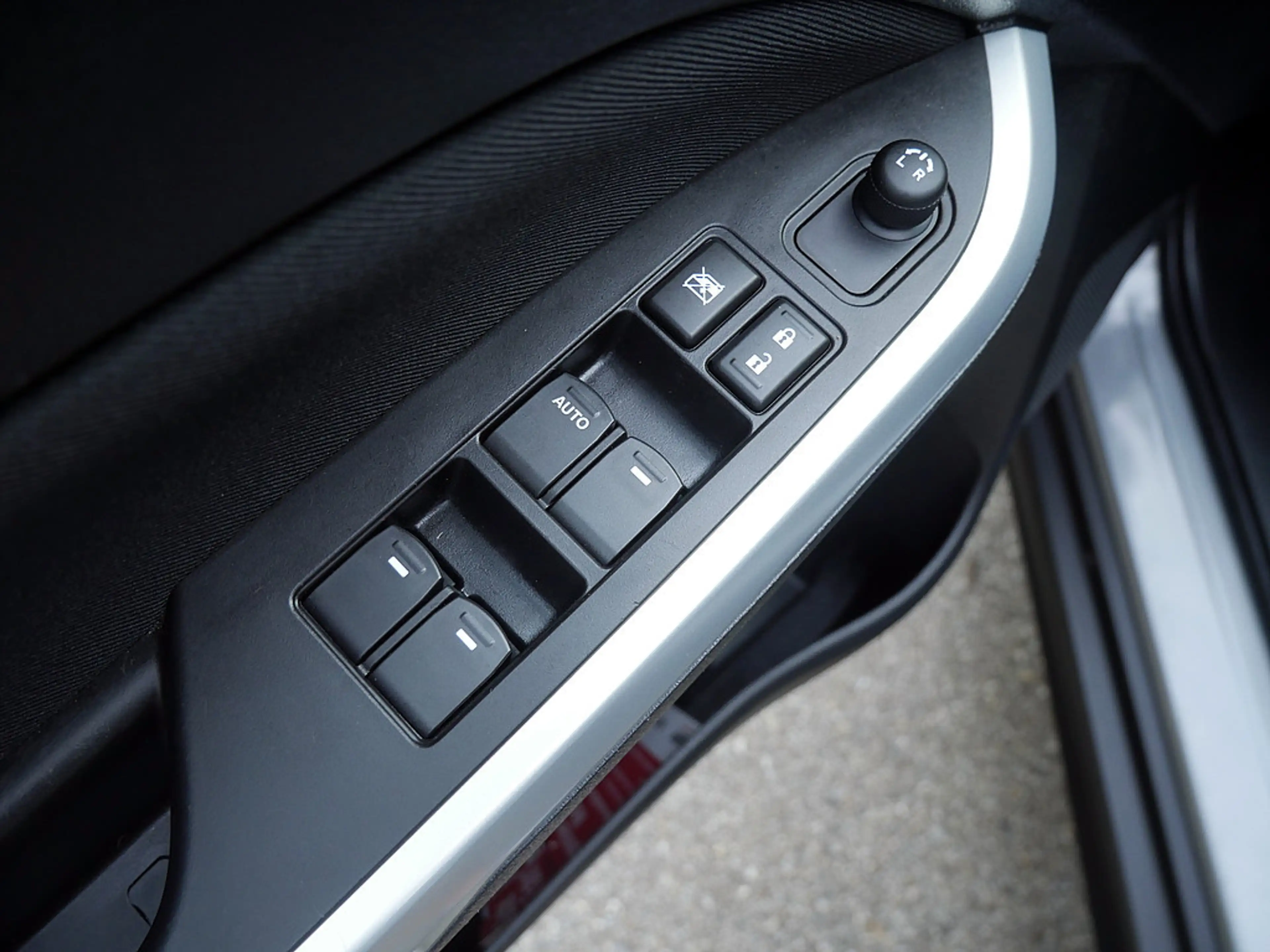 Suzuki Vitara 1.6 Comfort 4x2 KLIMA SHZ KAMERA — photo 11