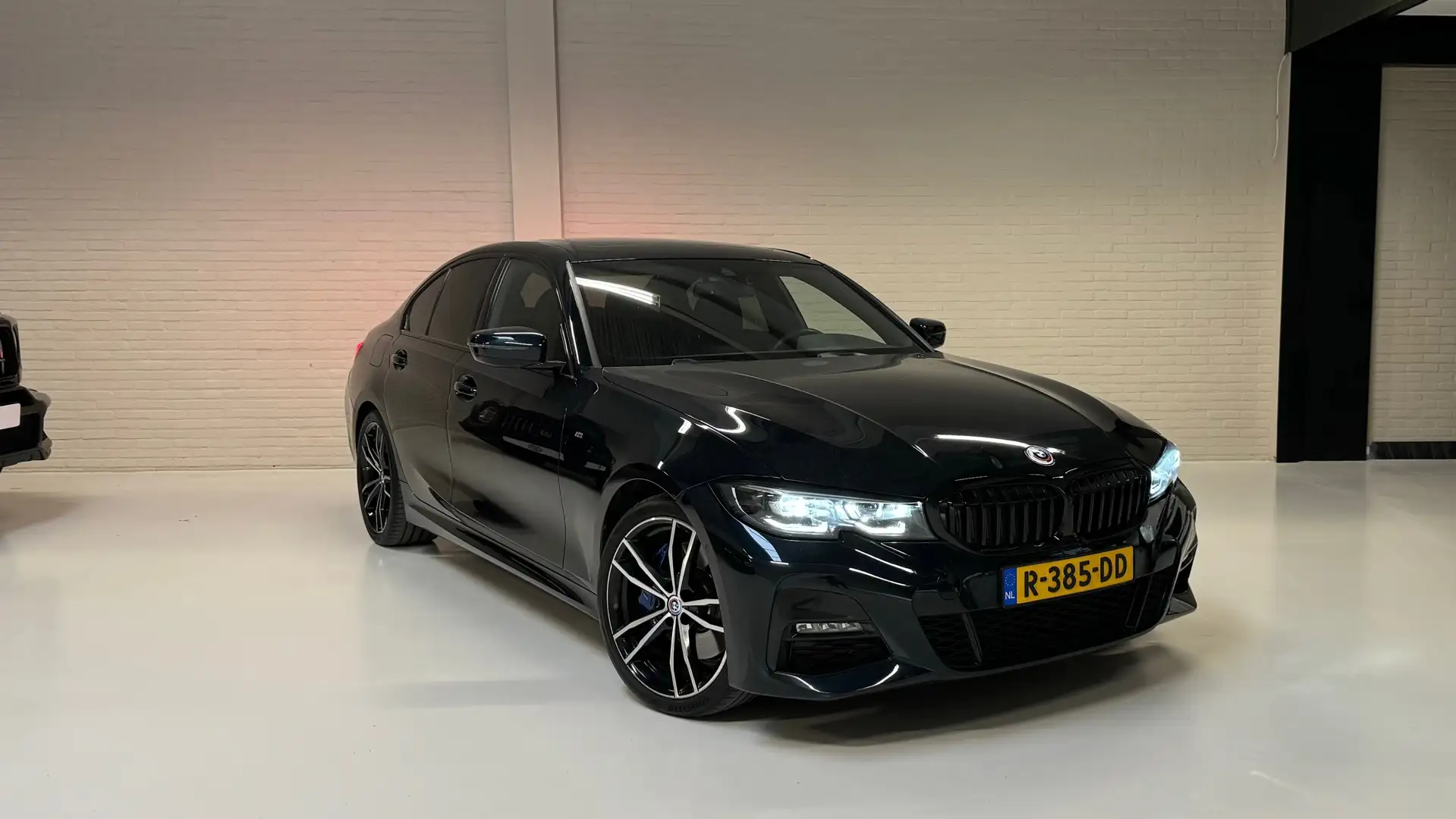 BMW 330 3-serie 330i M pakket Business Edition Plus Blauw - 2