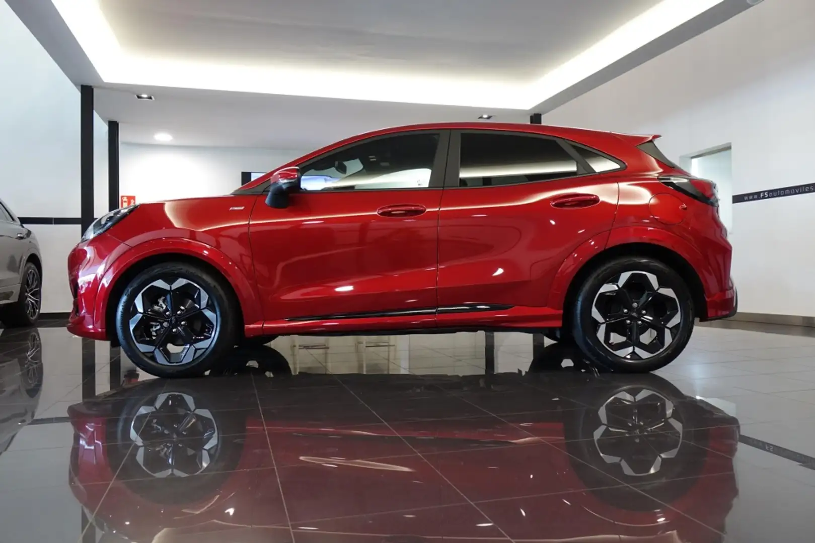 Ford Puma 1.0 EcoBoost MHEV ST-Line X Aut. 155 Rouge - 2