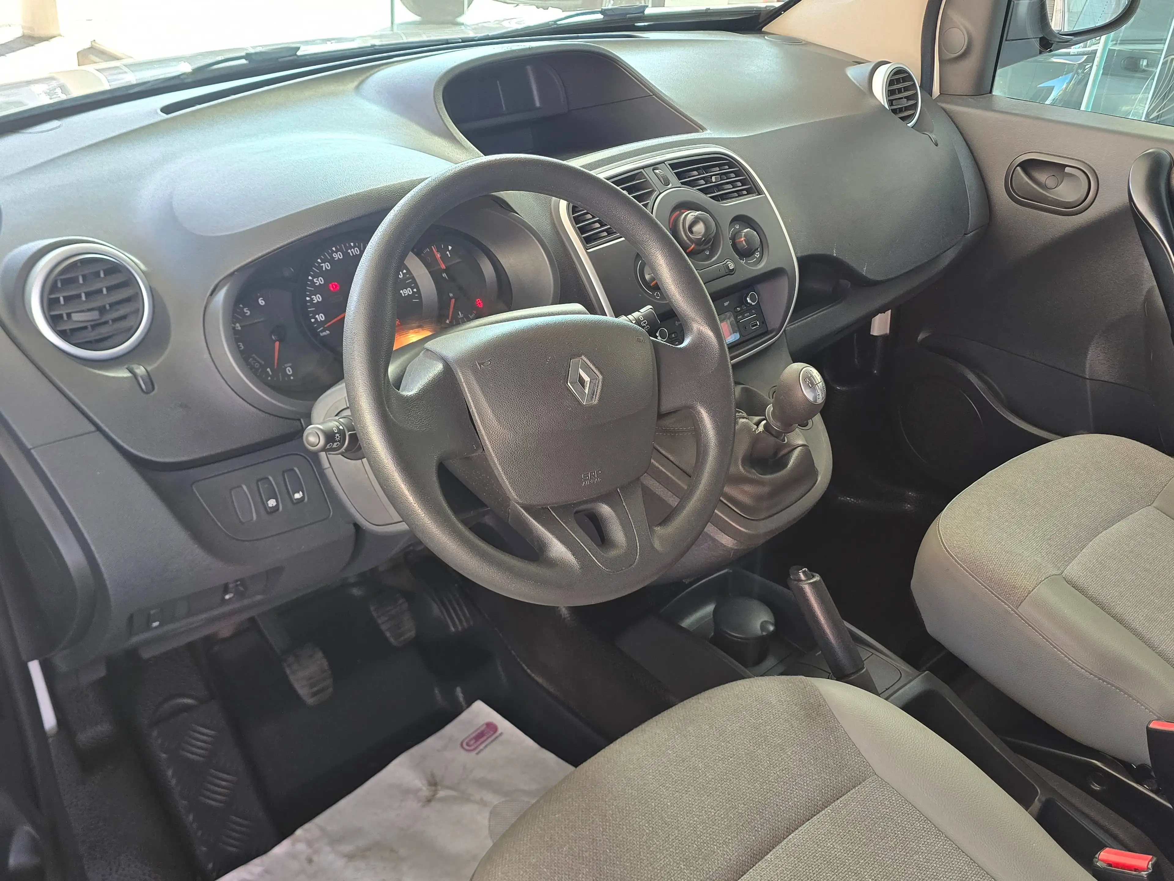 Renault Kangoo Maxi L2 / Slechts 29000km!! / Euro6 / Lichte vracht — photo 8