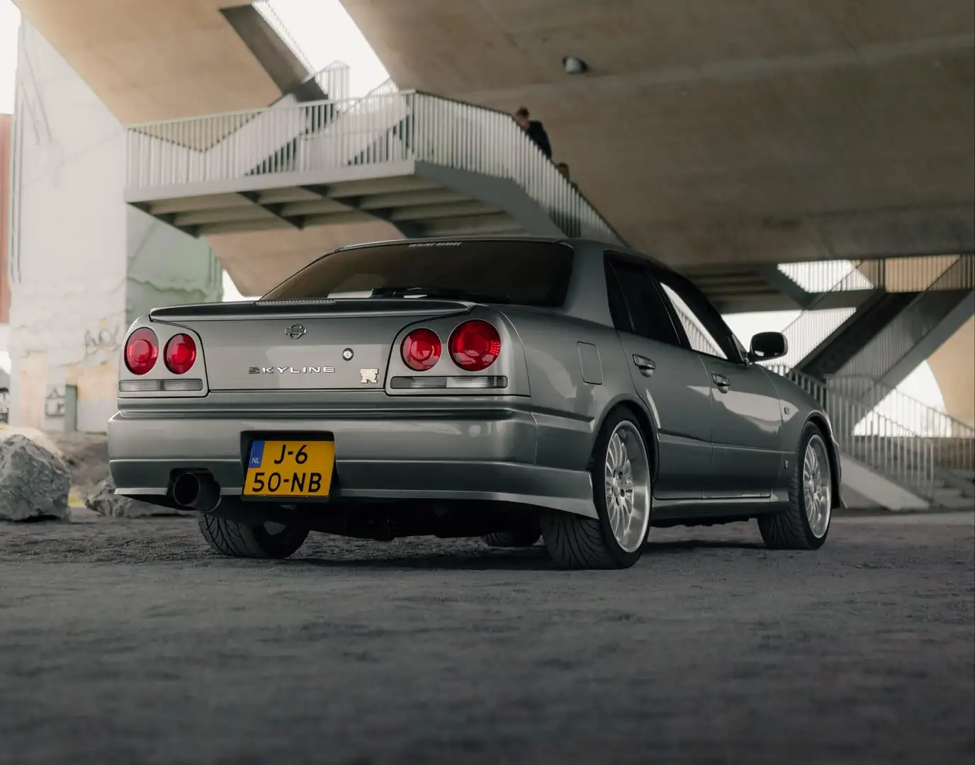 Nissan Skyline GT-V Gris - 2