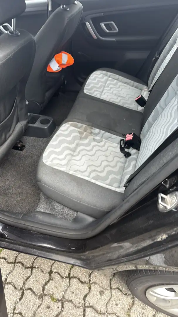 Skoda Fabia Ambiente Schwarz - 2