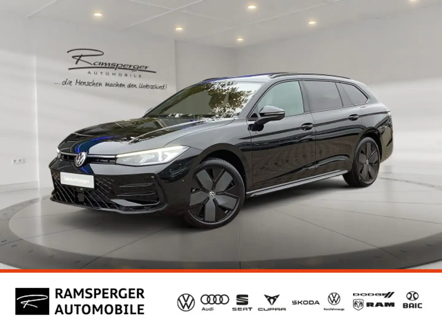 Volkswagen Passat 2.0 TDI DSG R-Line 4M. AHK Pano Standh. M Schwarz - 1