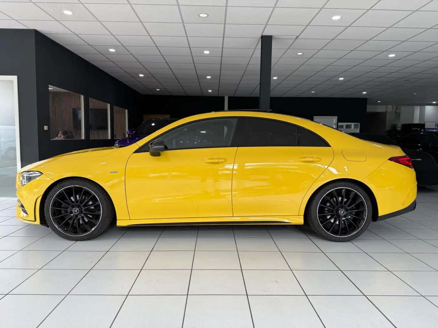 Mercedes-Benz CLA 200 d Edition*AMG-LINE*PANO*KAMERA*AMBIENTE* Gelb - 2