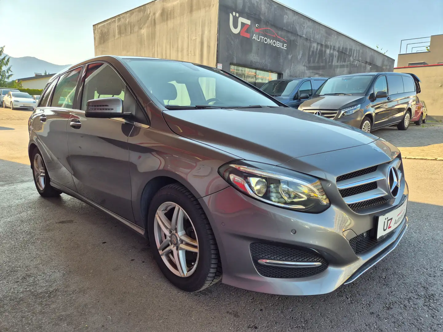 Mercedes-Benz B 200 *** AUTOMATIK *** NAVI *** B 200 CDI / d Grau - 1