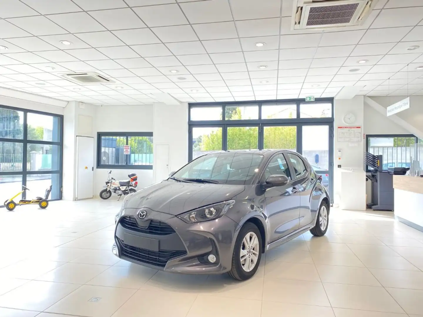 Mazda 2 Mazda2 Hybrid 1.5L CVT 116 ch Agile Gris - 1